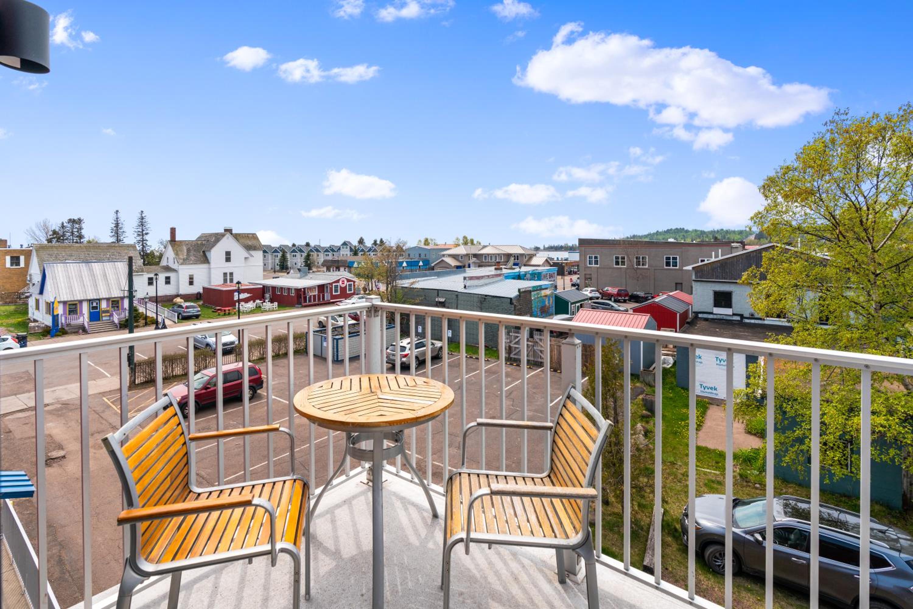East Bay Suites