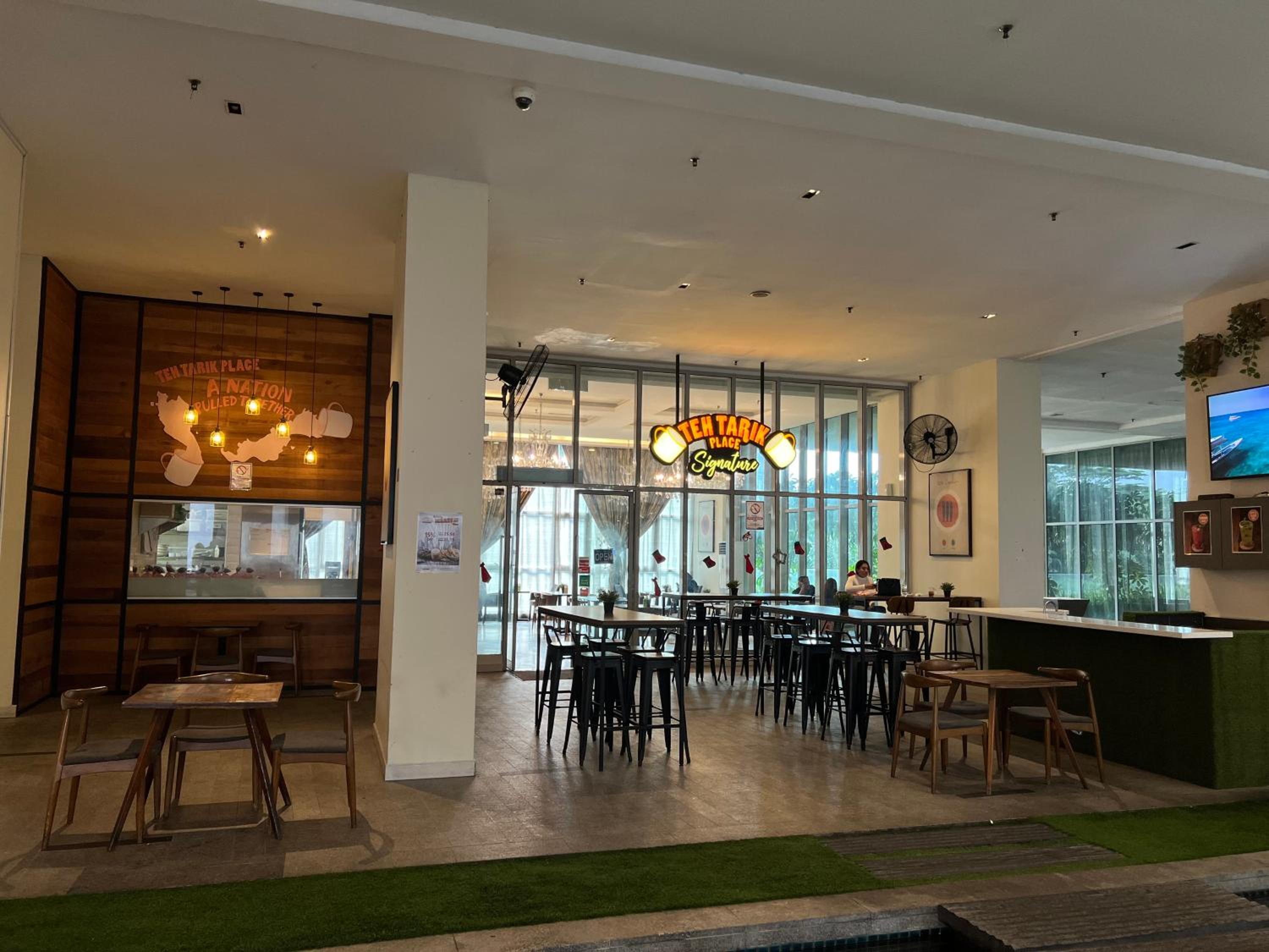 Regalia service suites klcc