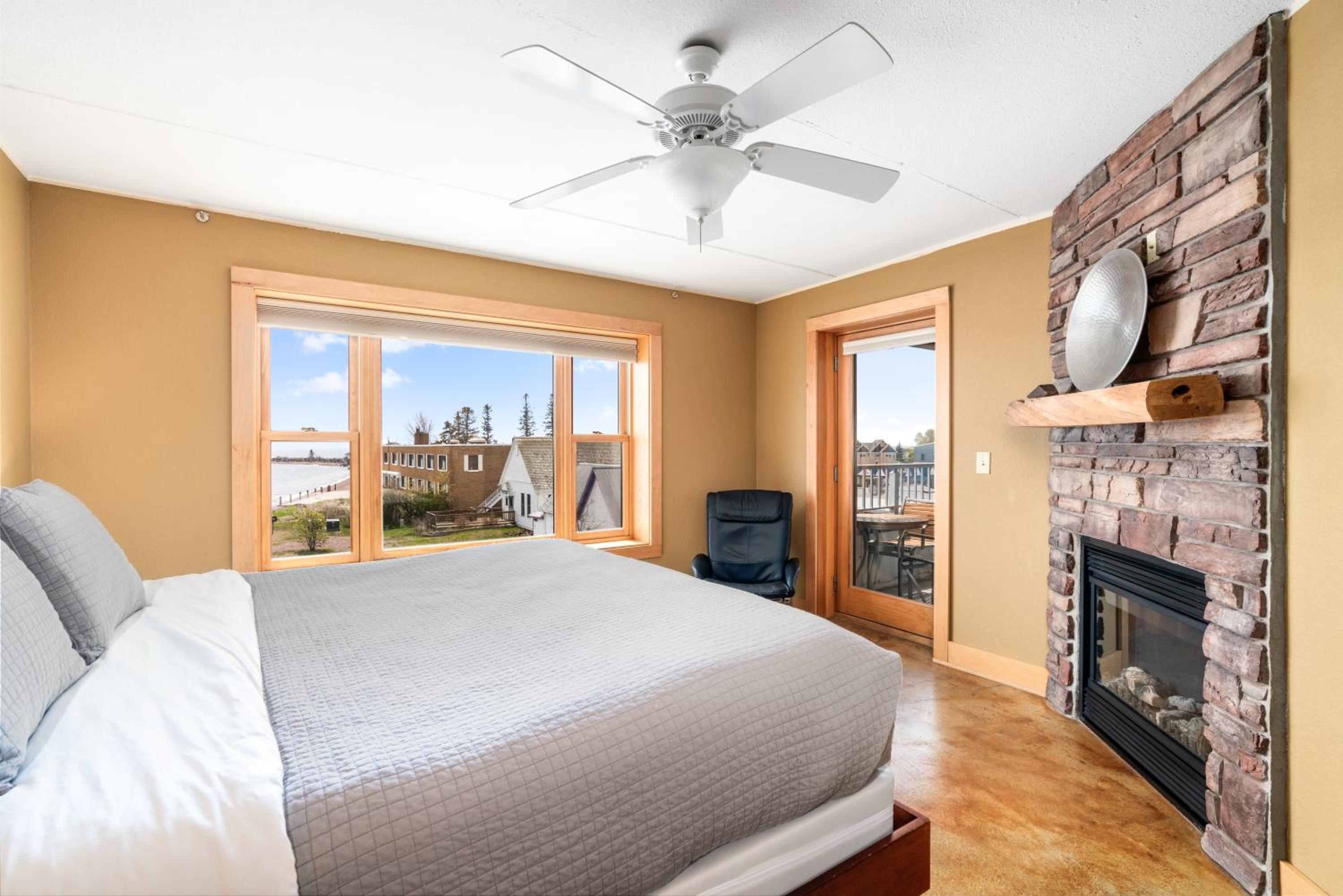 East Bay Suites