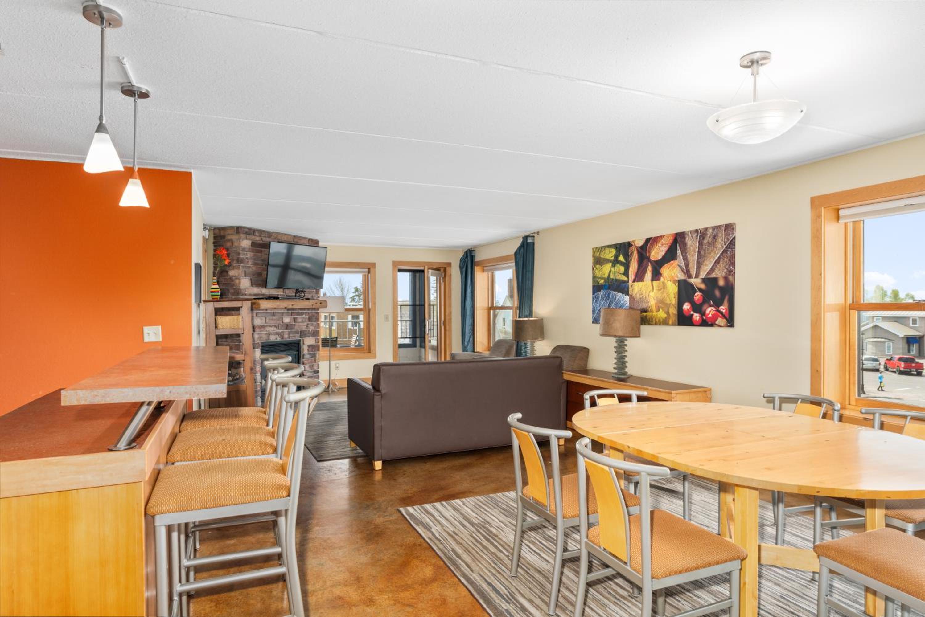 East Bay Suites