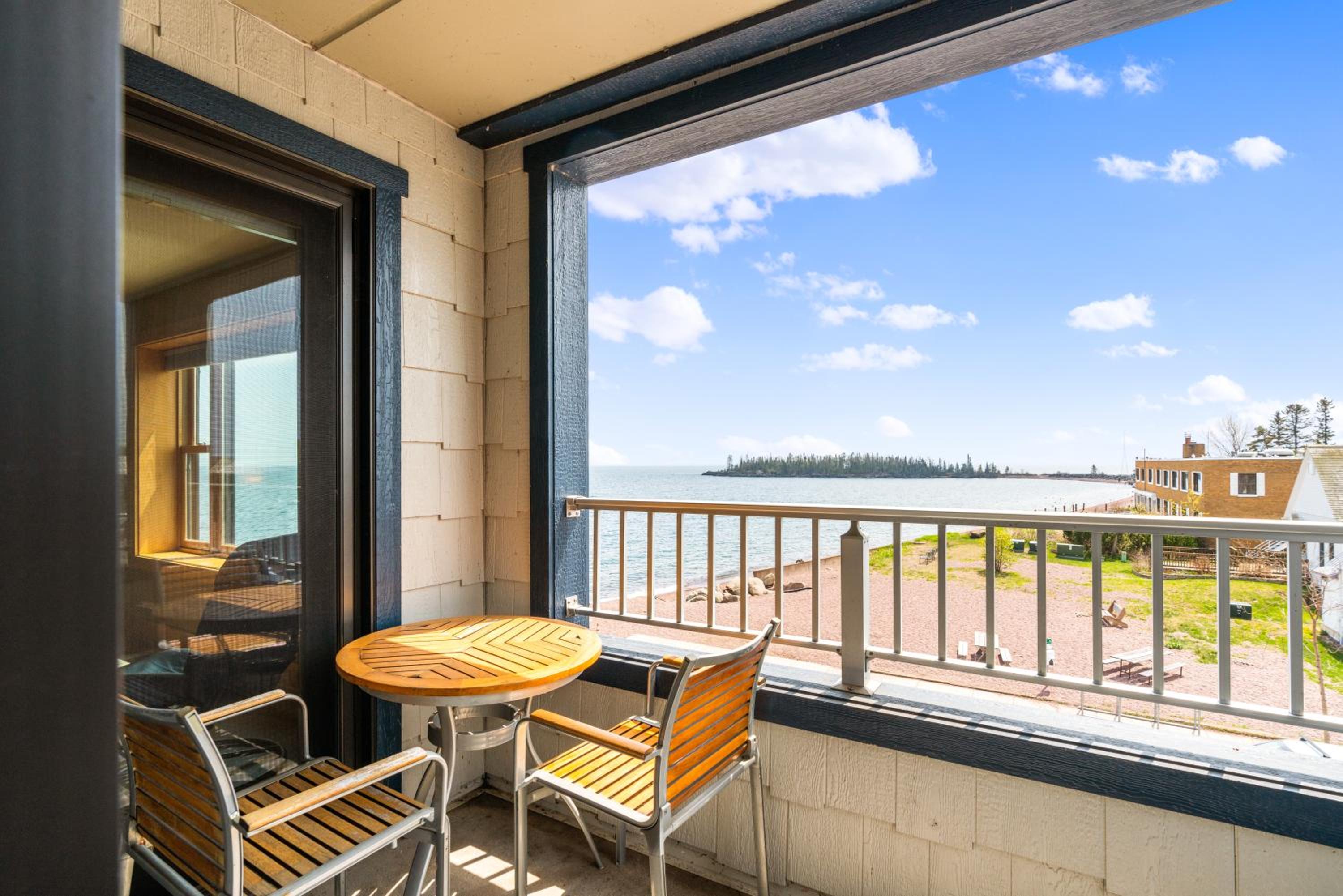 East Bay Suites