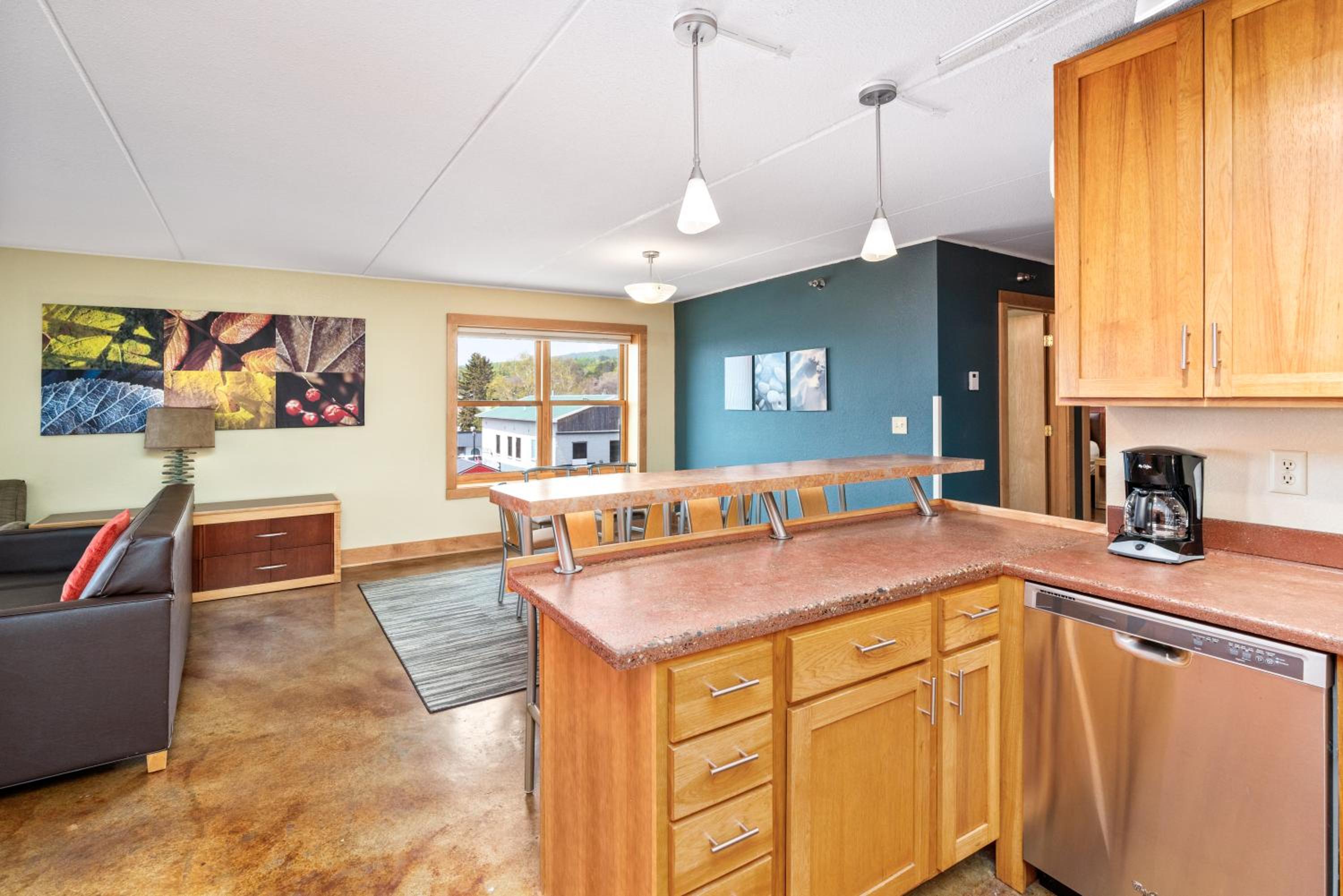 East Bay Suites