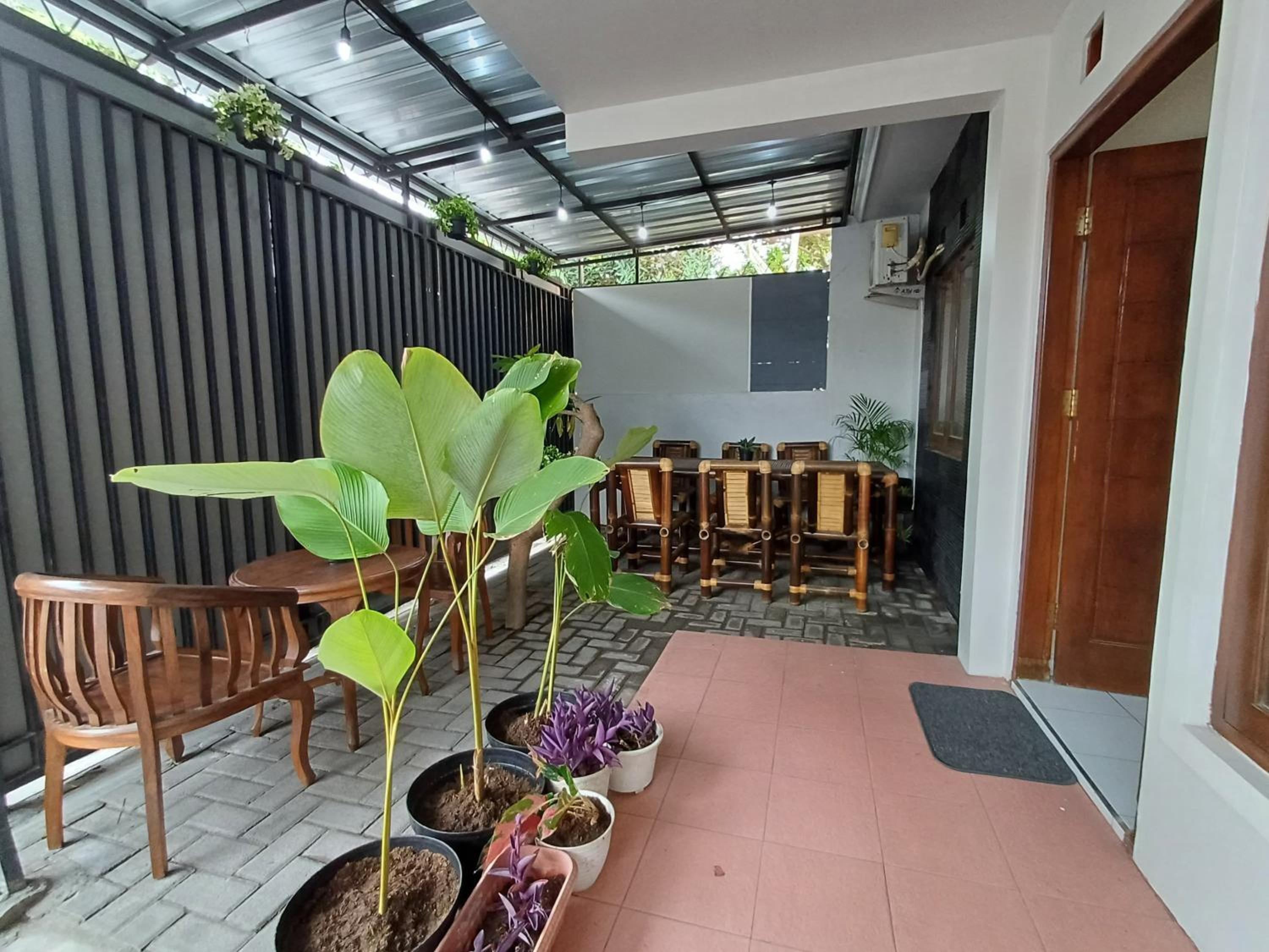 M2 Homestay Jogja view 2