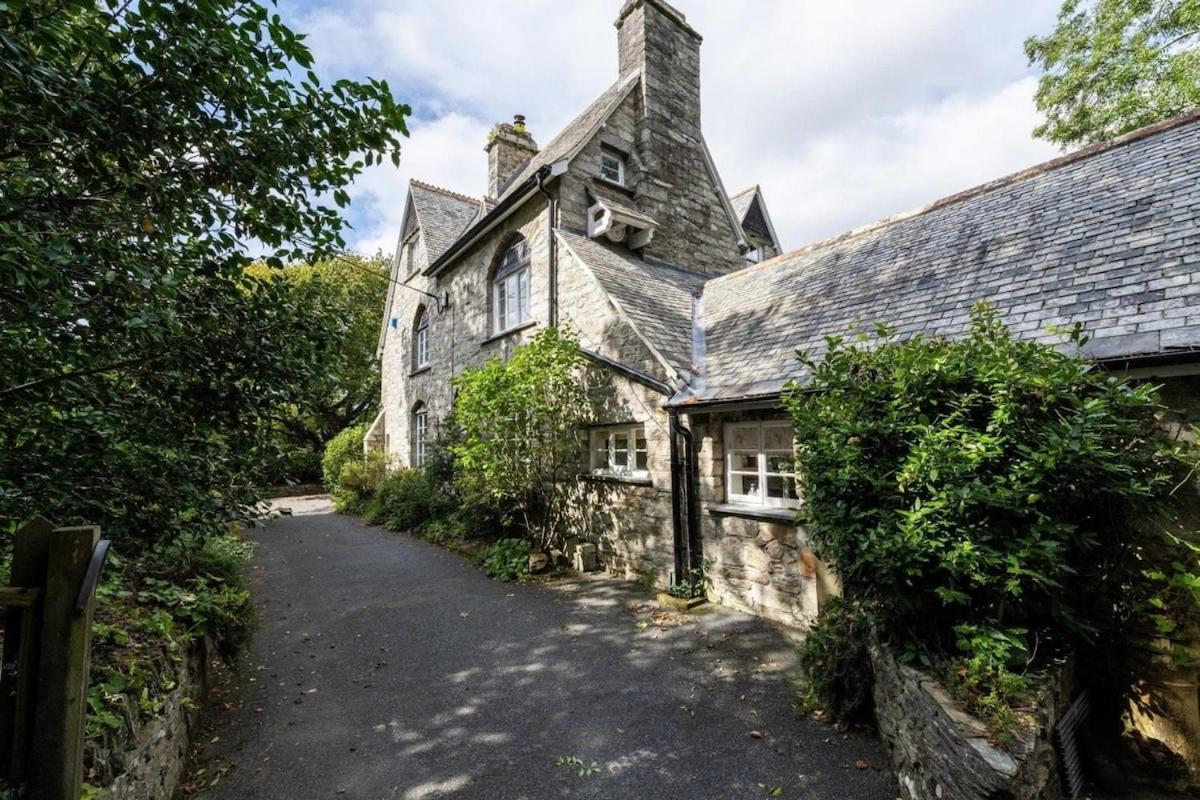 Large Grade II Listed House & Garden nr Beaches view 4