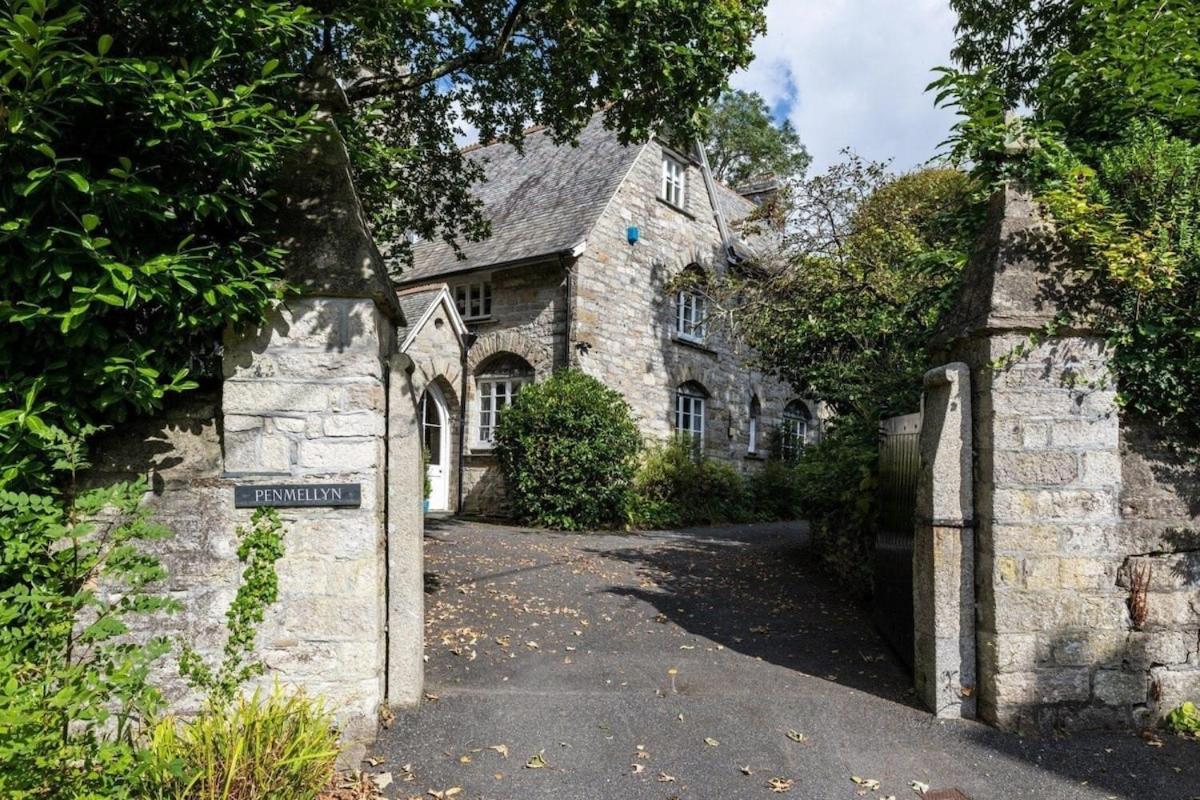 Large Grade II Listed House & Garden nr Beaches view 3