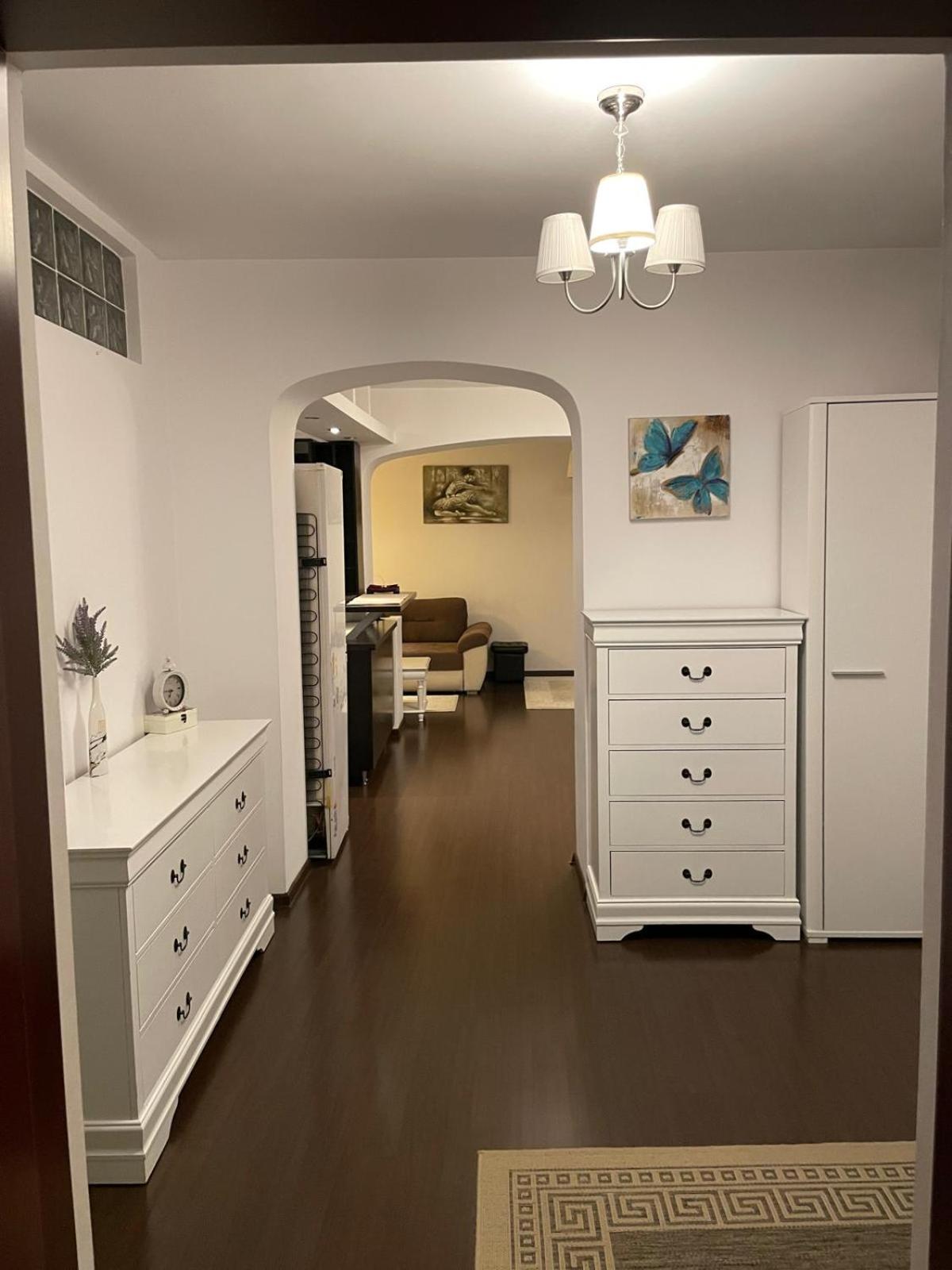 White inn apartment view 3