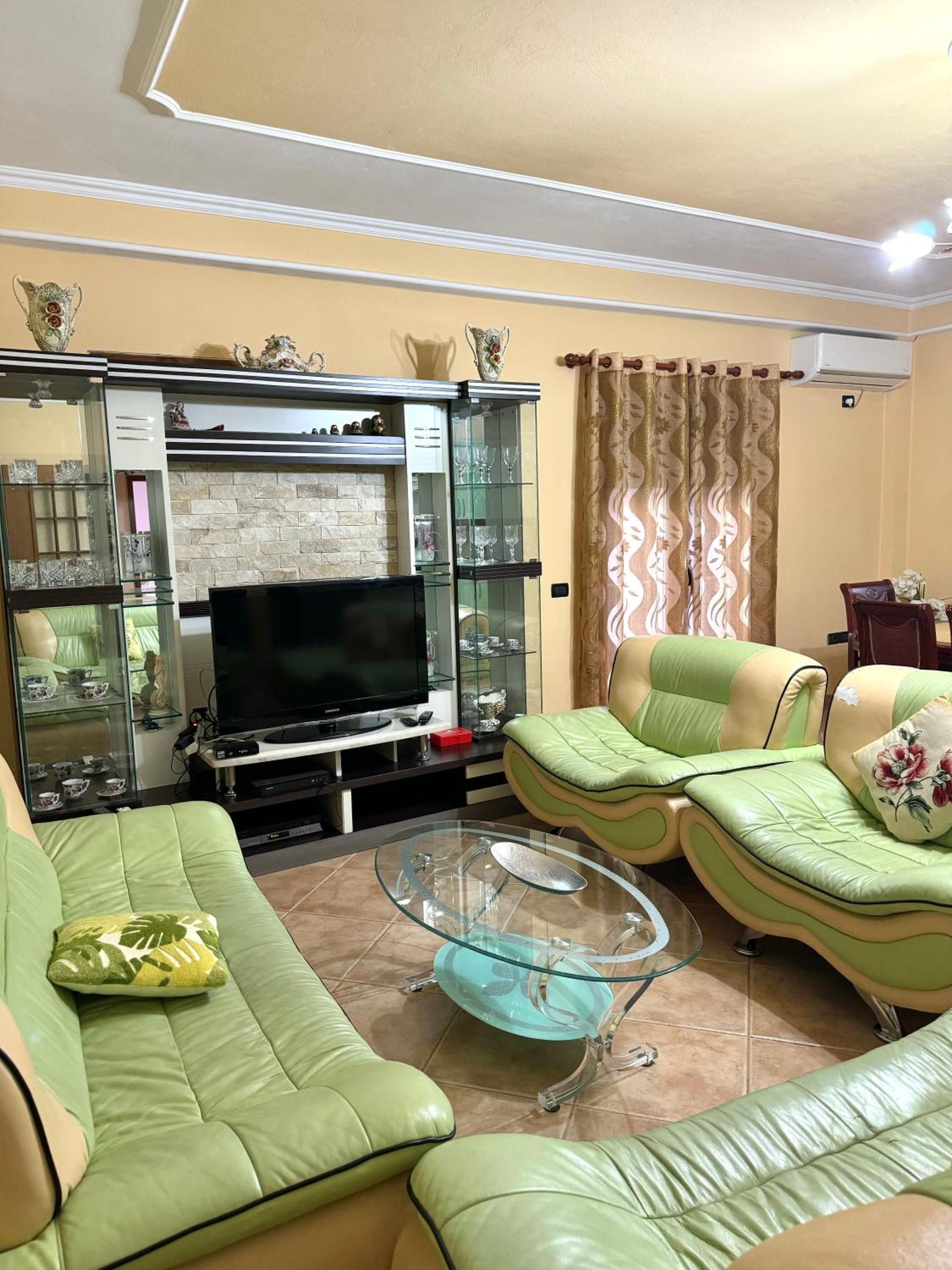 KMK Apartments