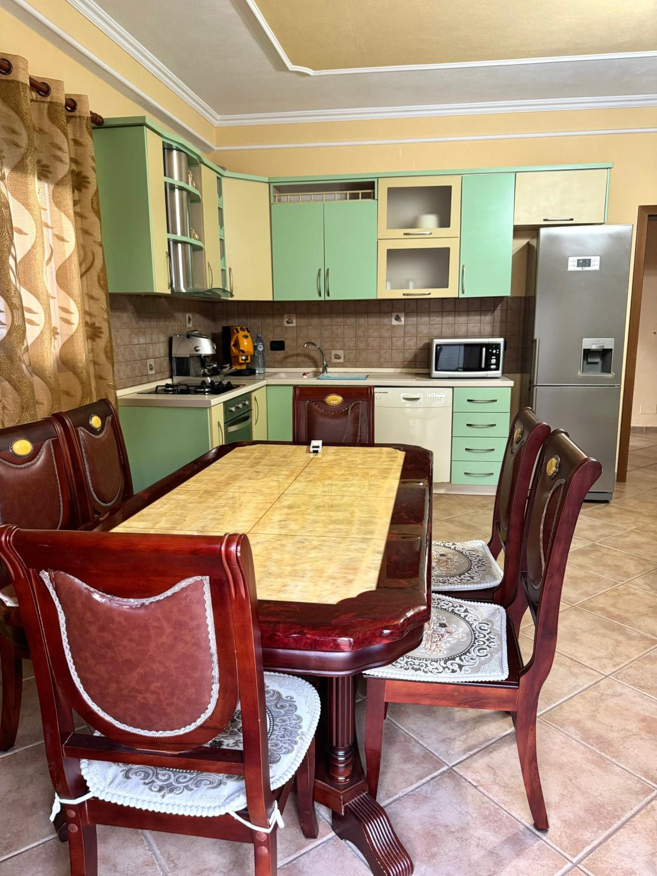KMK Apartments