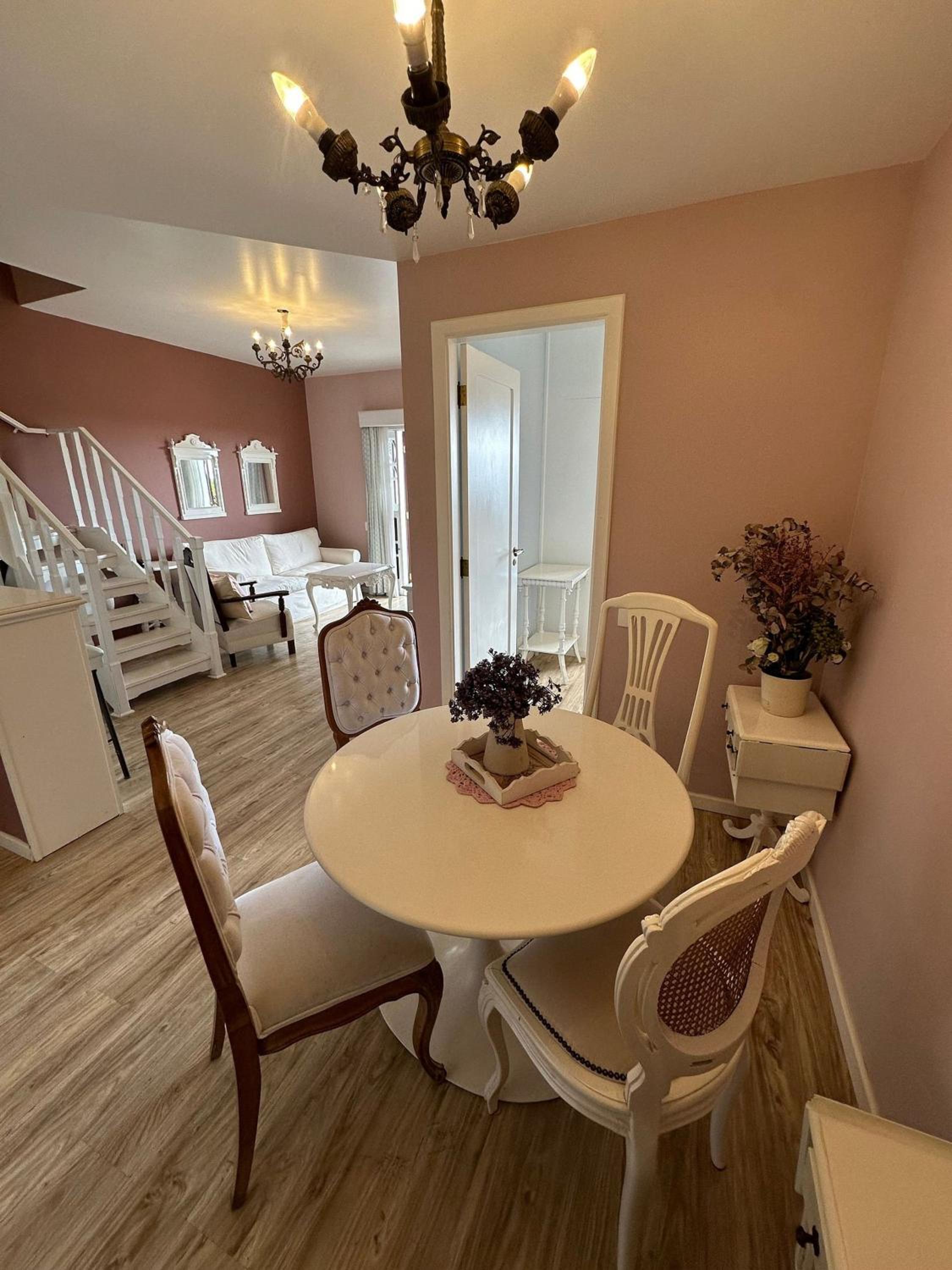 Pink apartment in Castelo for Family