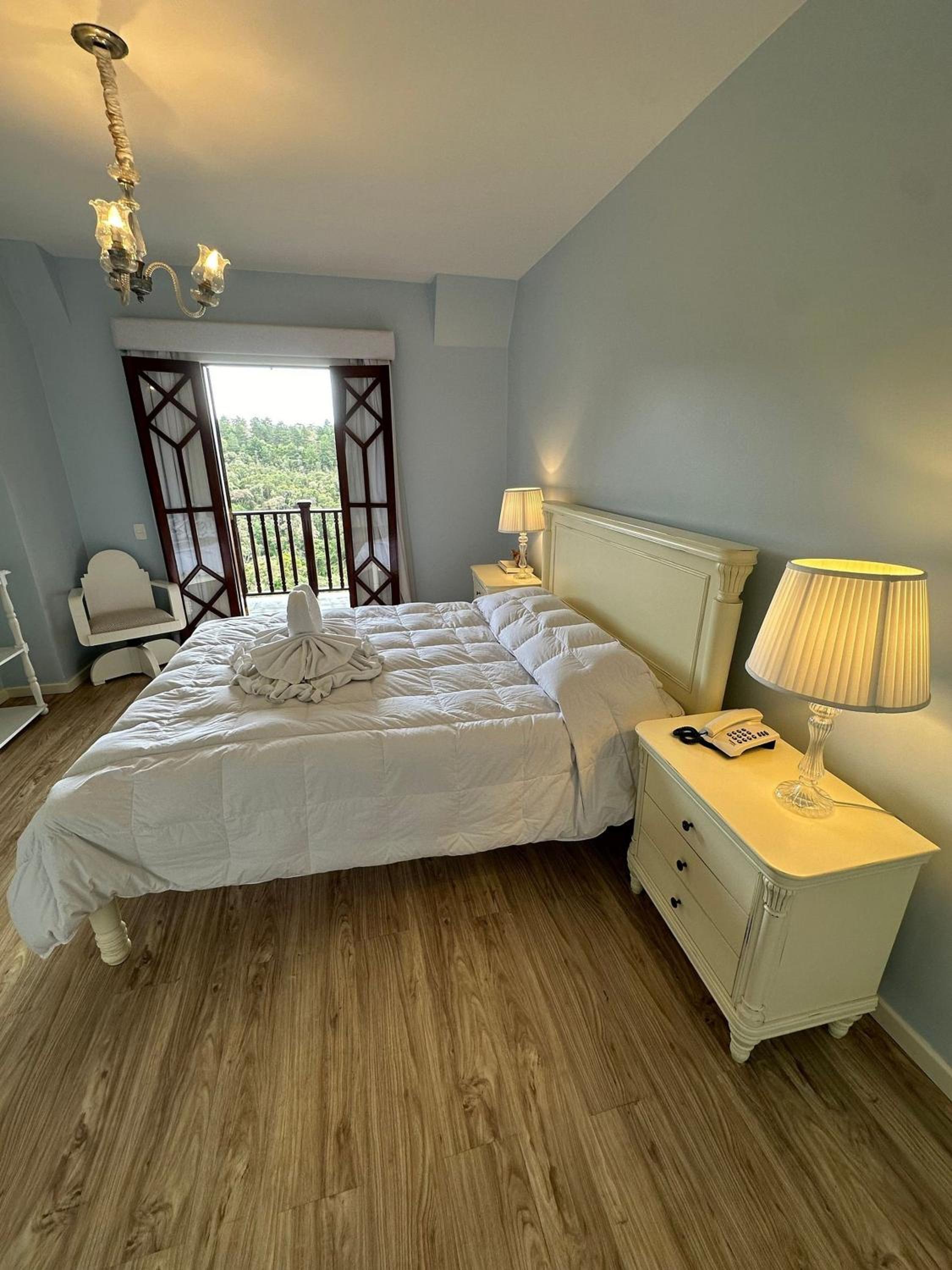 Pink apartment in Castelo for Family