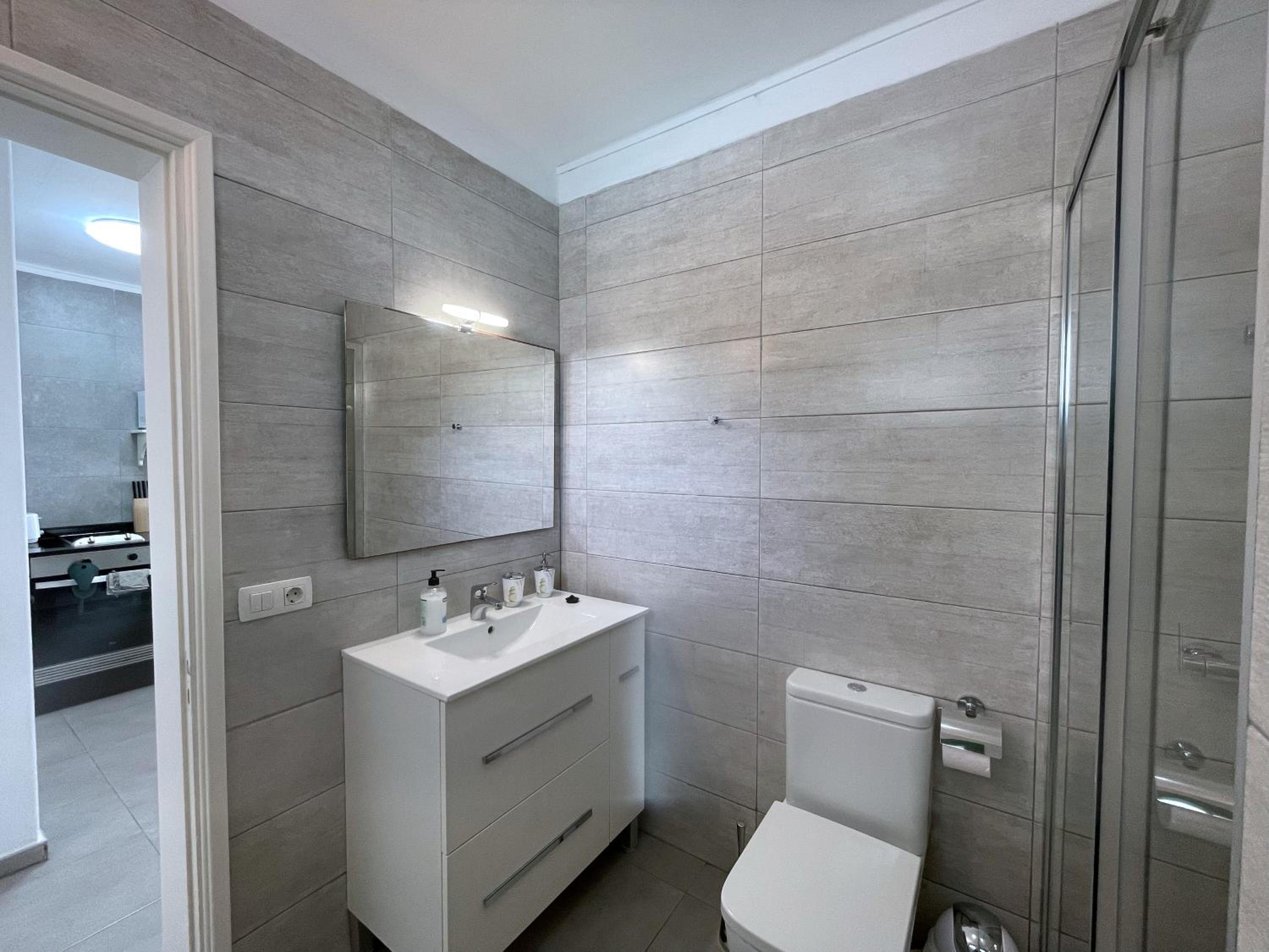 TOP FLOOR OCEAN VIEWS Lanzamar - Renovated Gem with a Sunny, Private Terrace & Elevator & Pool - Puerto del Carmen