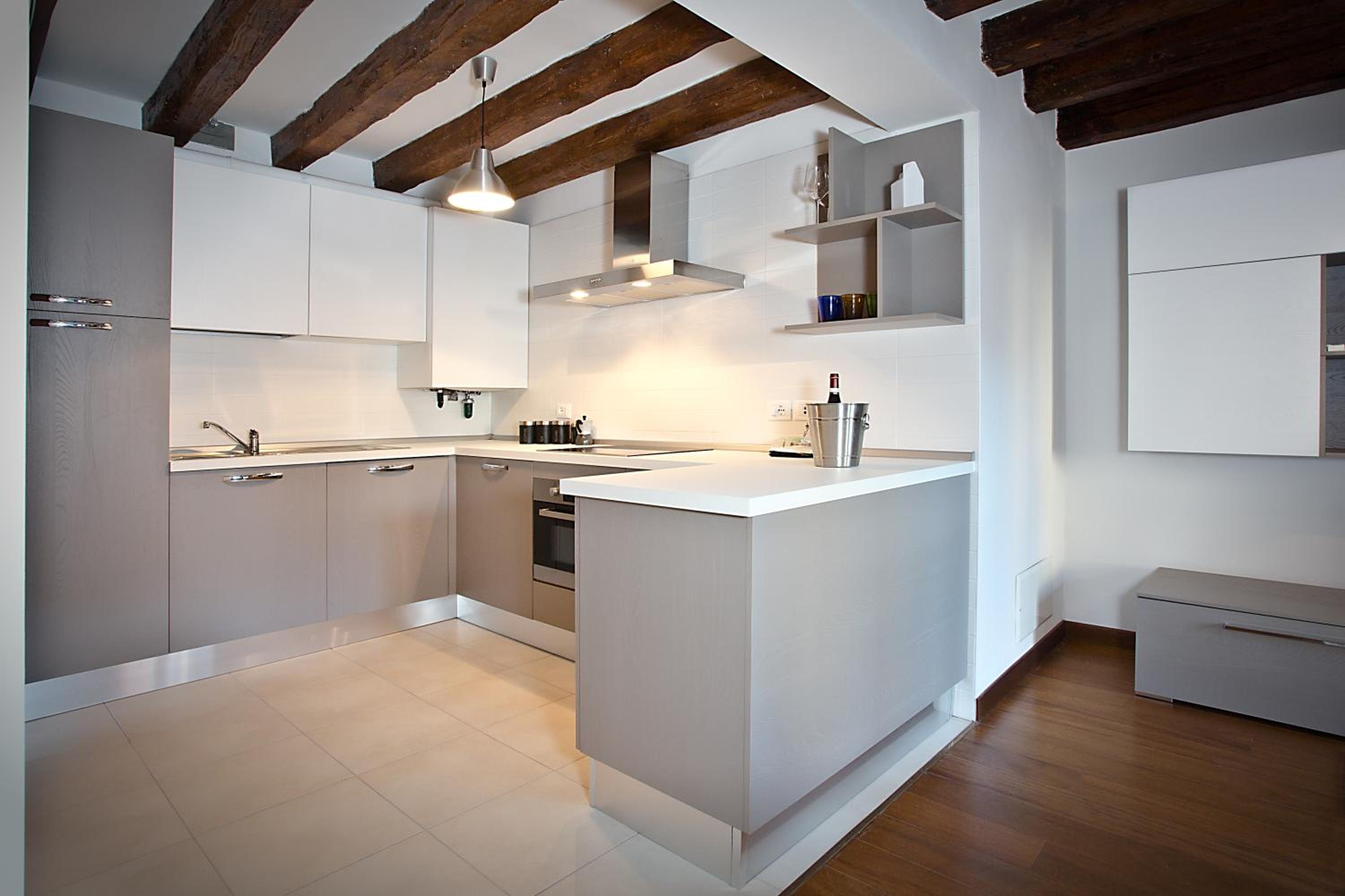 Good Wine Apartments