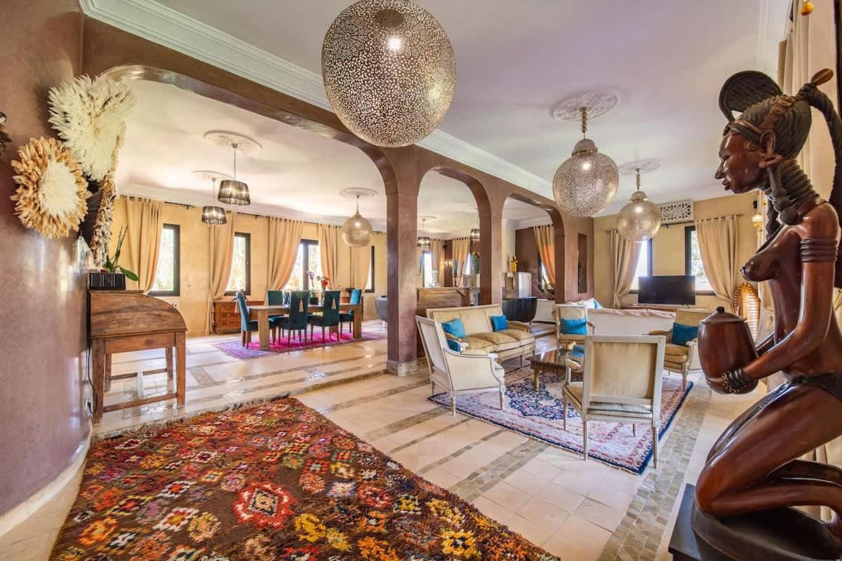 Villa avec piscine chauffée, parc luxuriant et petit déjeuner inclus view 5