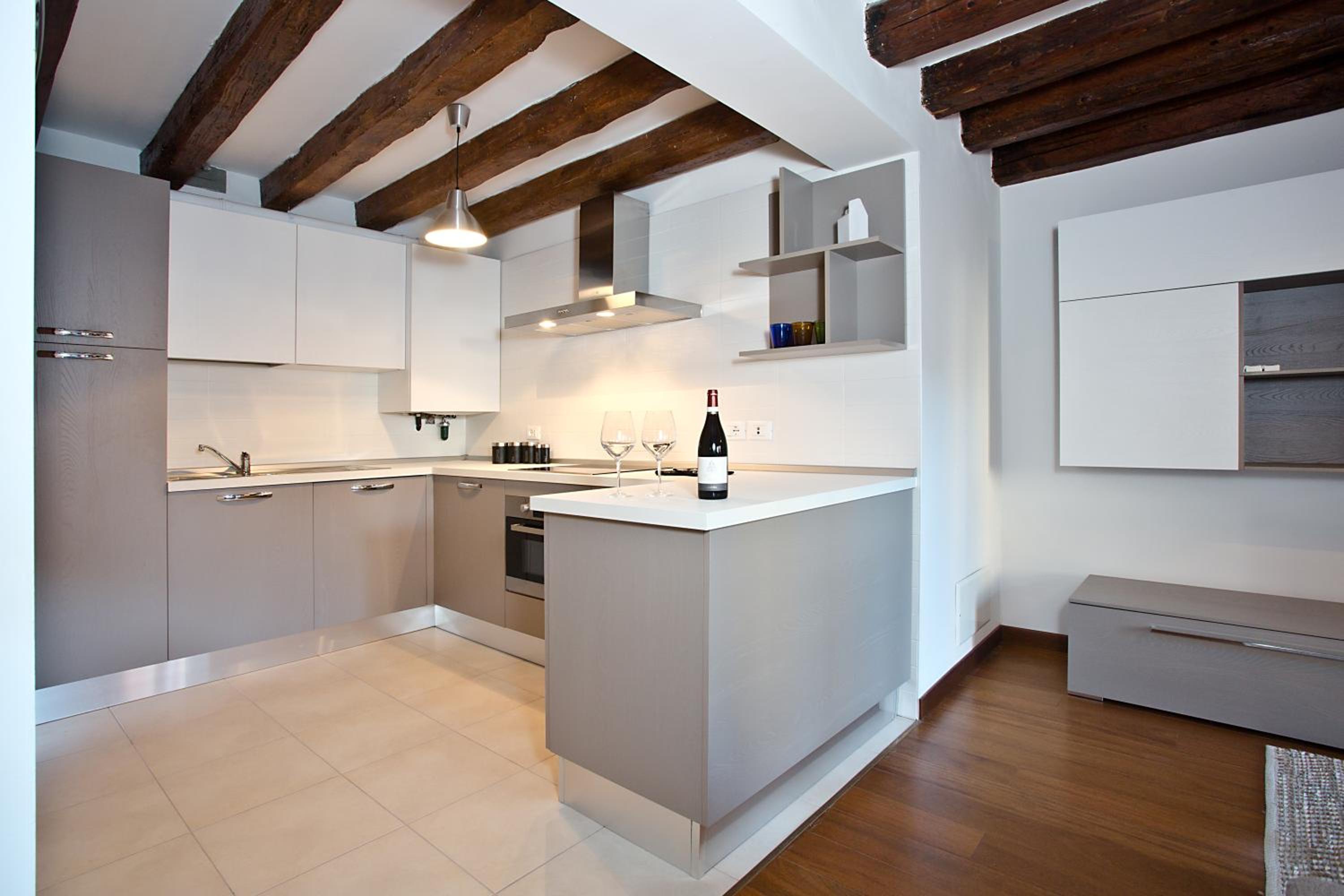Good Wine Apartments