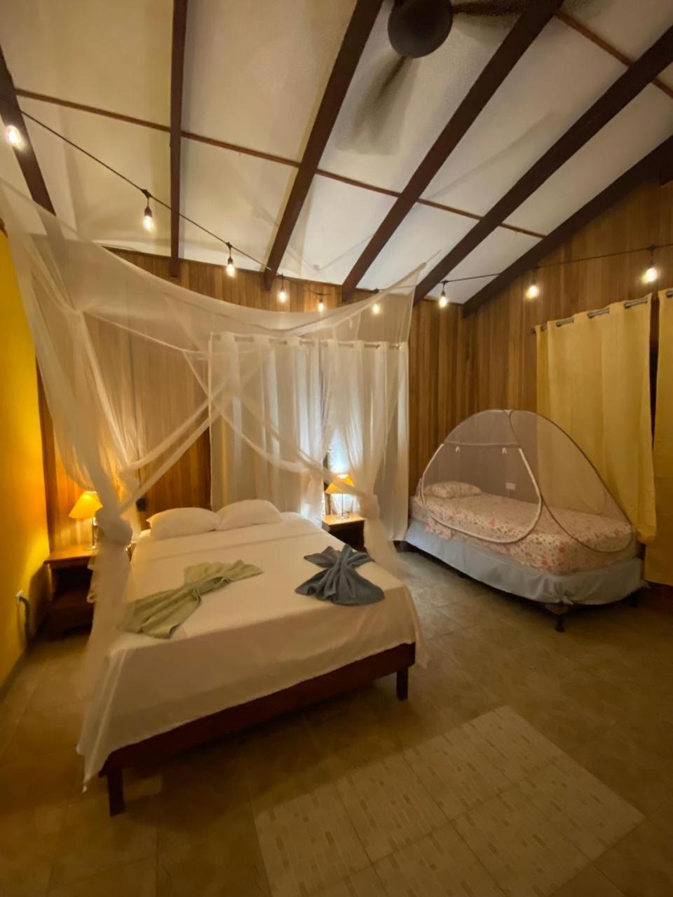 Pura Vida Boutique Apartments