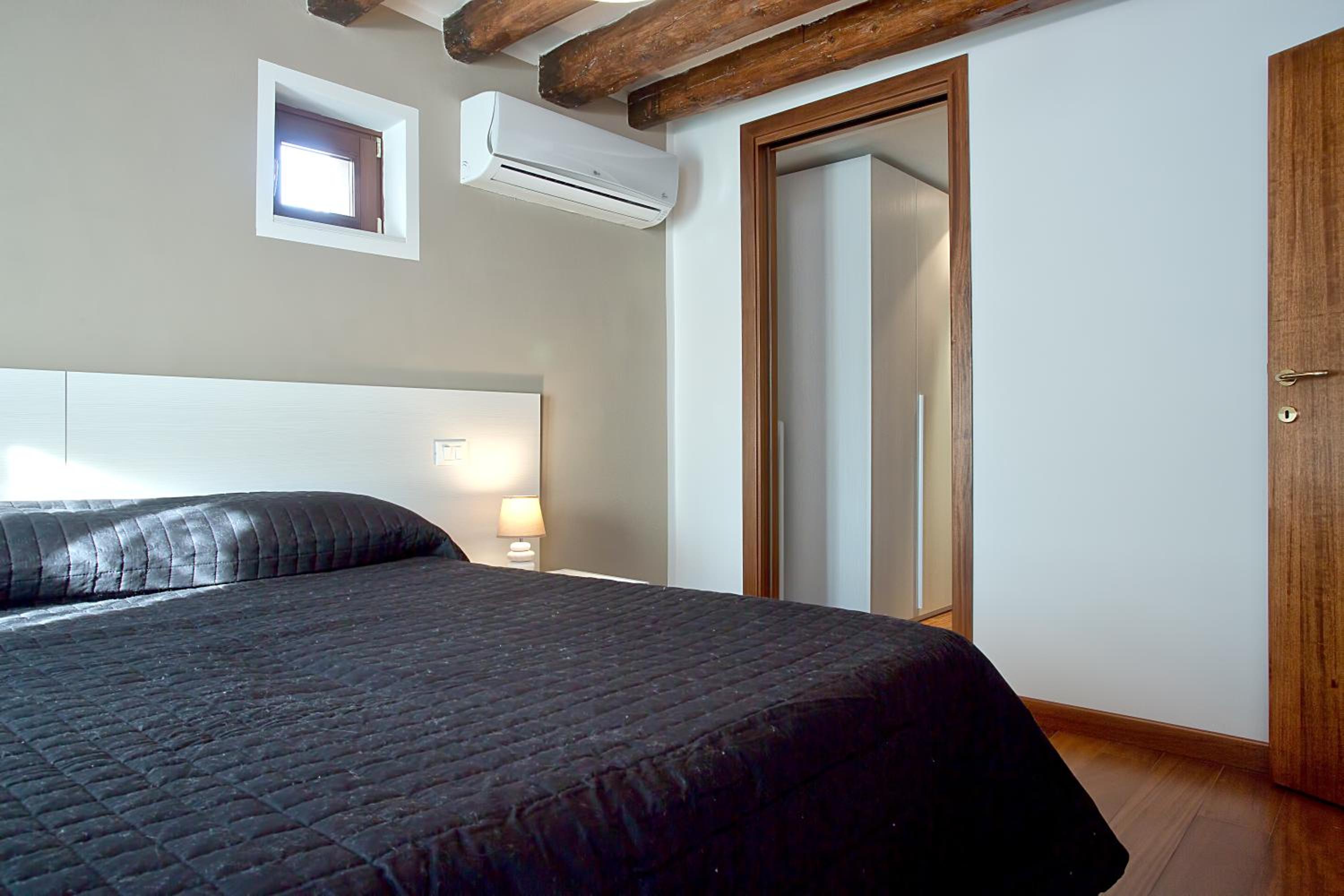 Good Wine Apartments