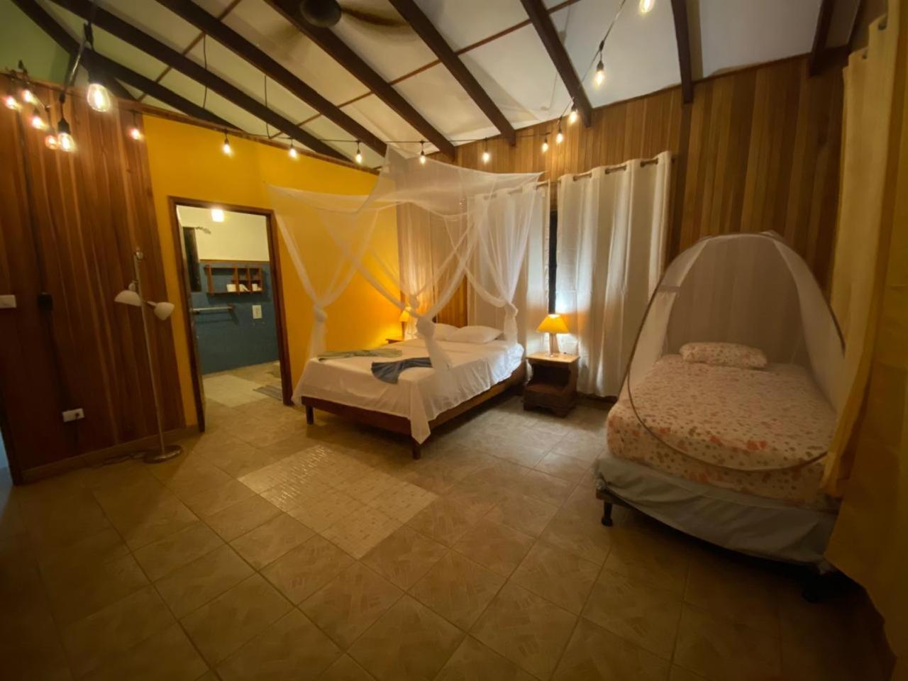 Pura Vida Boutique Apartments