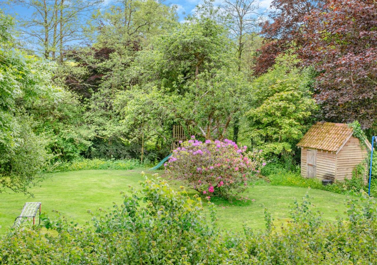 Apple Tree Cottage - East Forde Farm view 2