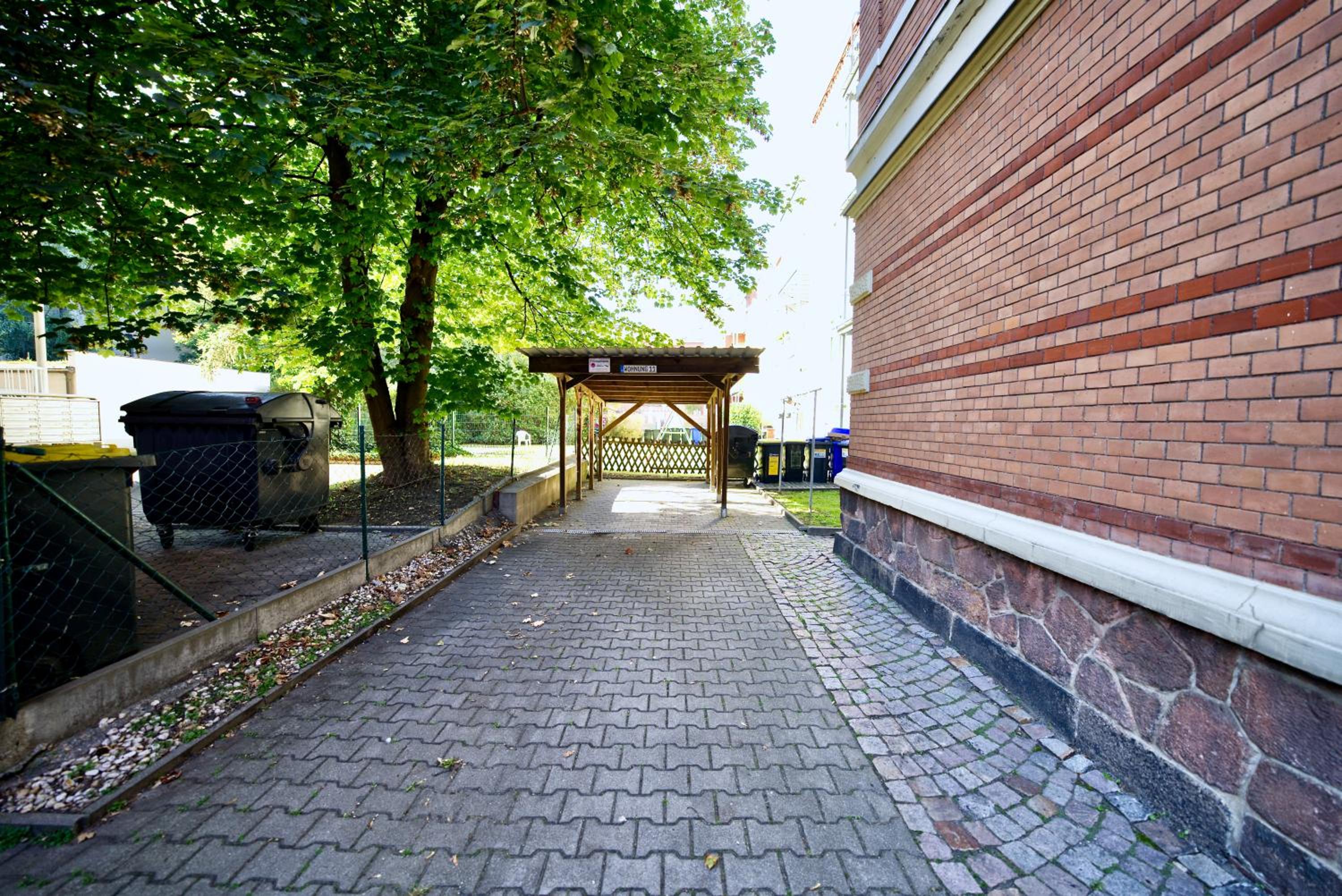 EDLER WOHNRAUM Noble Stadtoase mit Boxspringbett, Kaffeevollautomat & Parkplatz