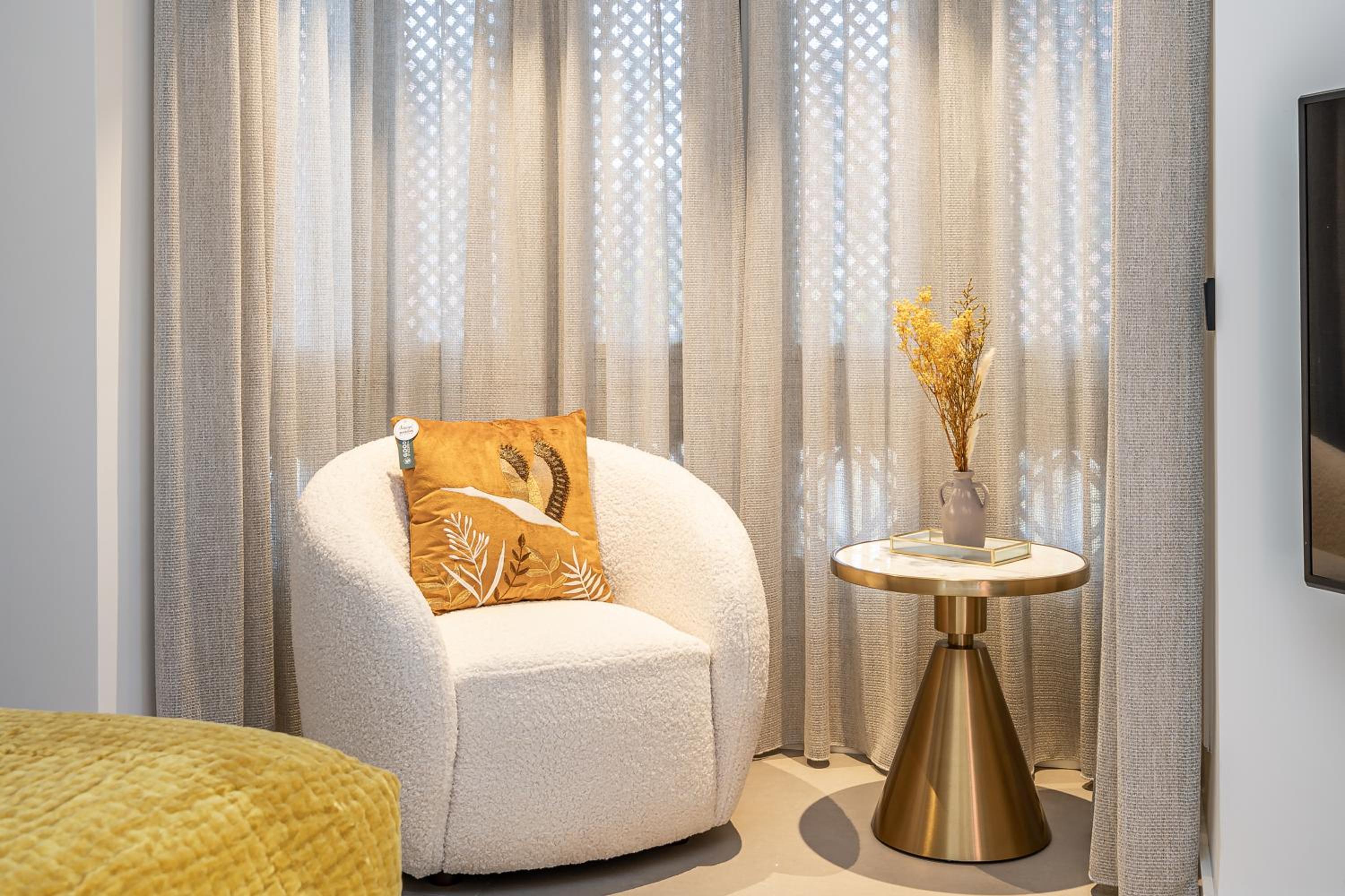 Ground Floor Luxurious Apartment