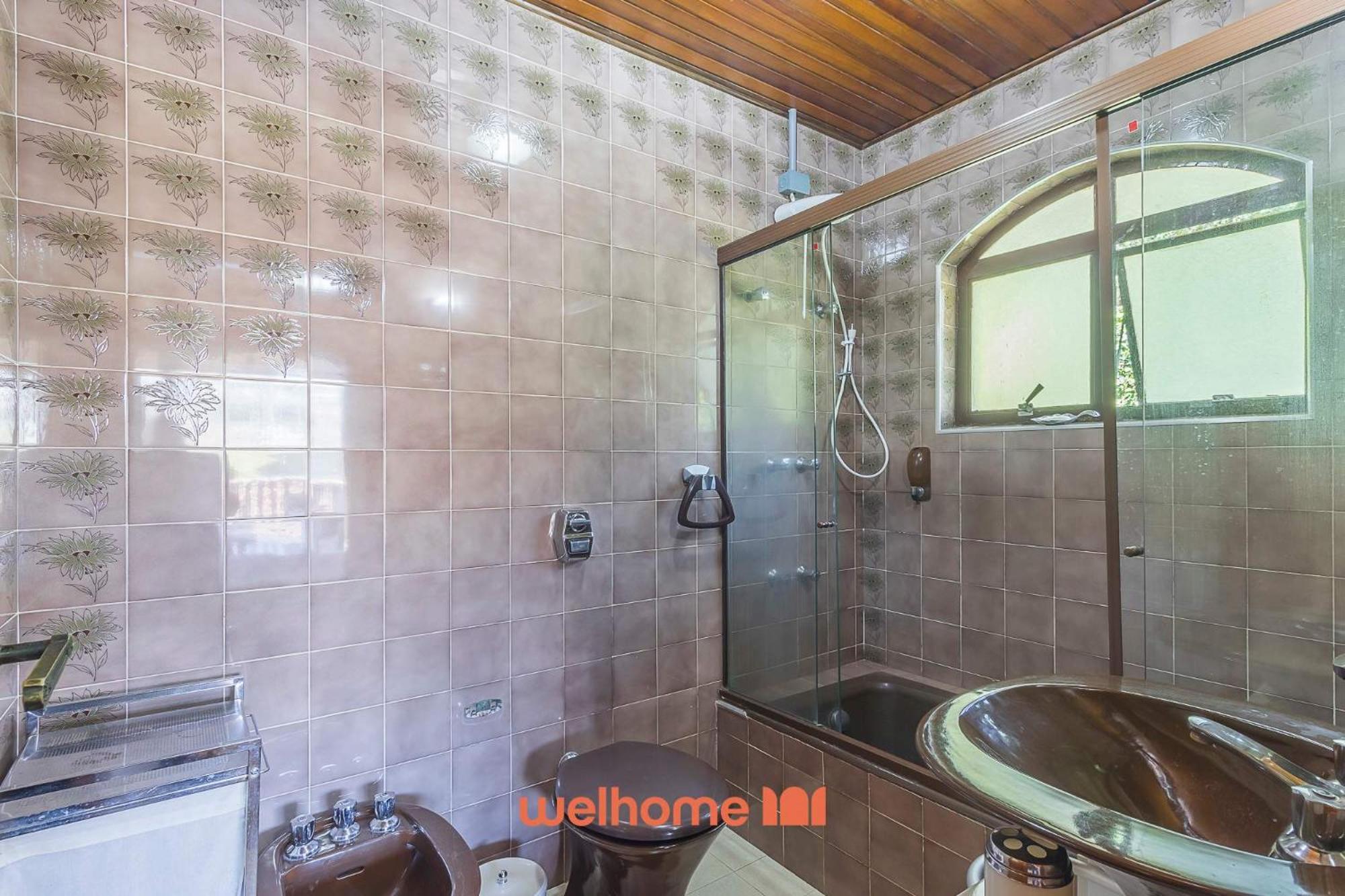 Casa em Campos do Jordão com Varanda e Lareira