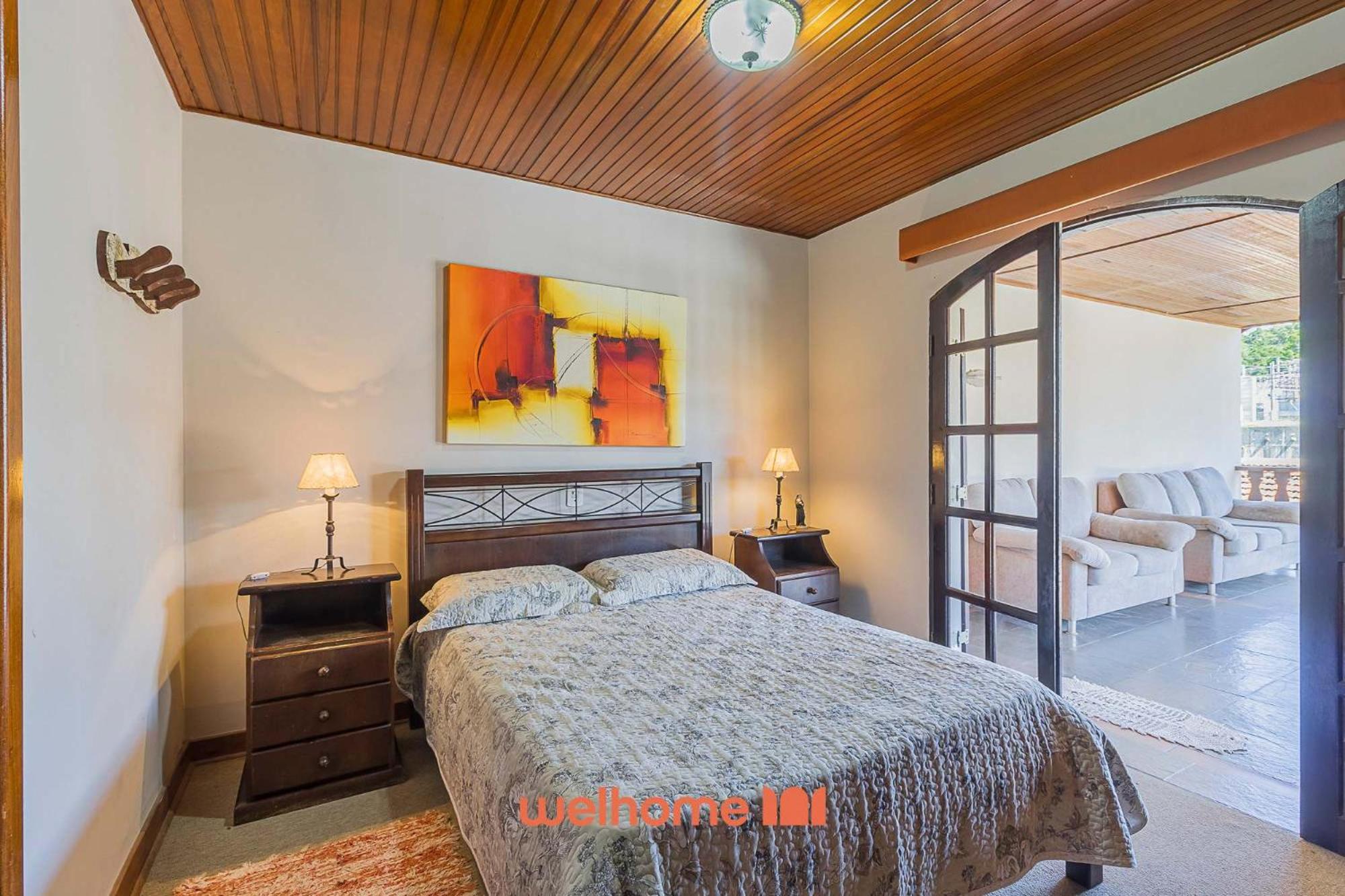 Casa em Campos do Jordão com Varanda e Lareira