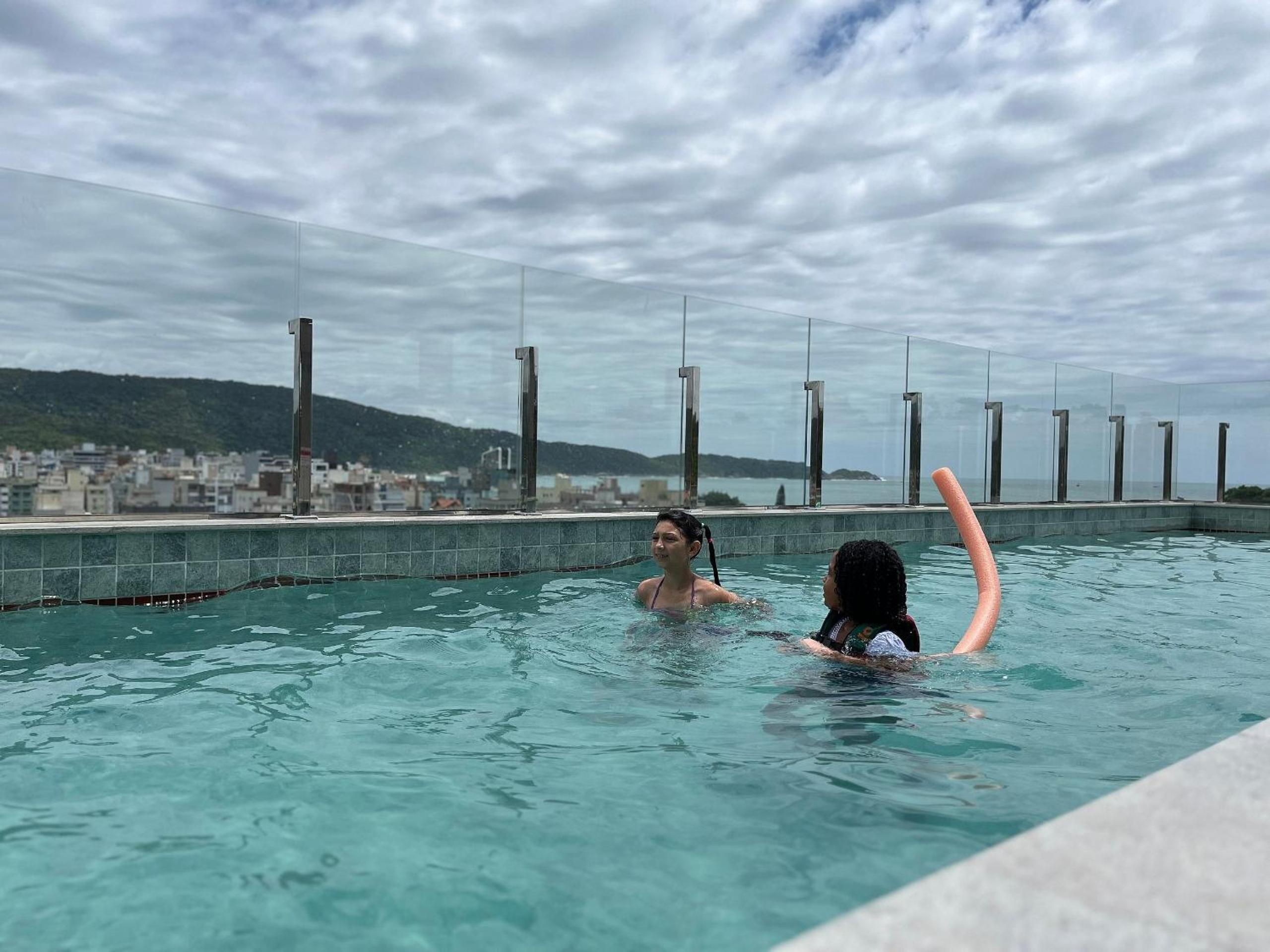 Elegance Apartamentos 1 quarto para 4 pessoas em Bombinhas