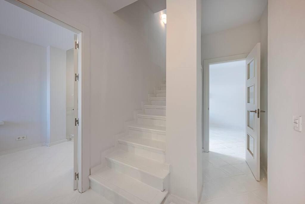 Spacious House with 3 Bedrooms and Private Pool view 5