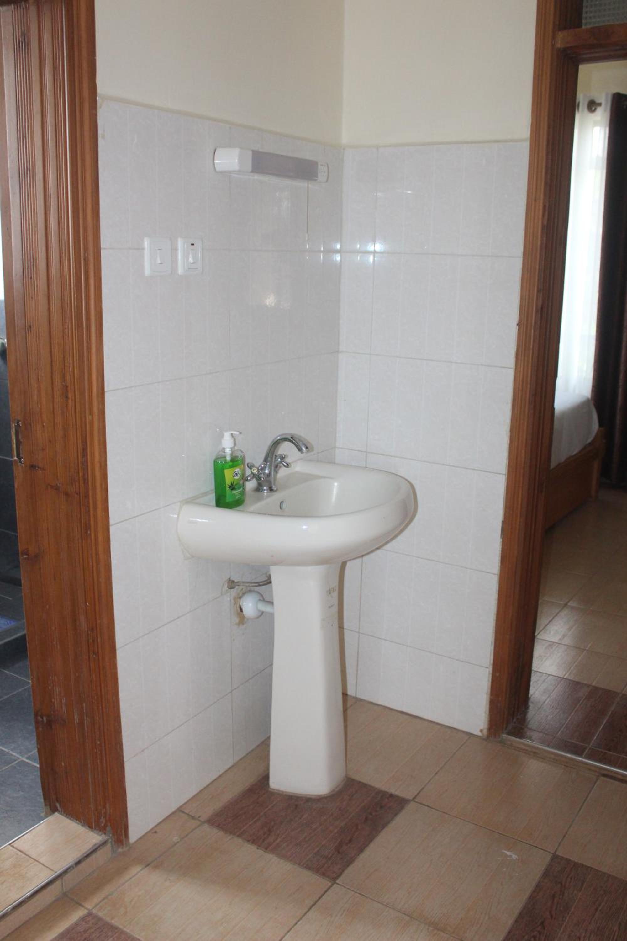Photo 9
