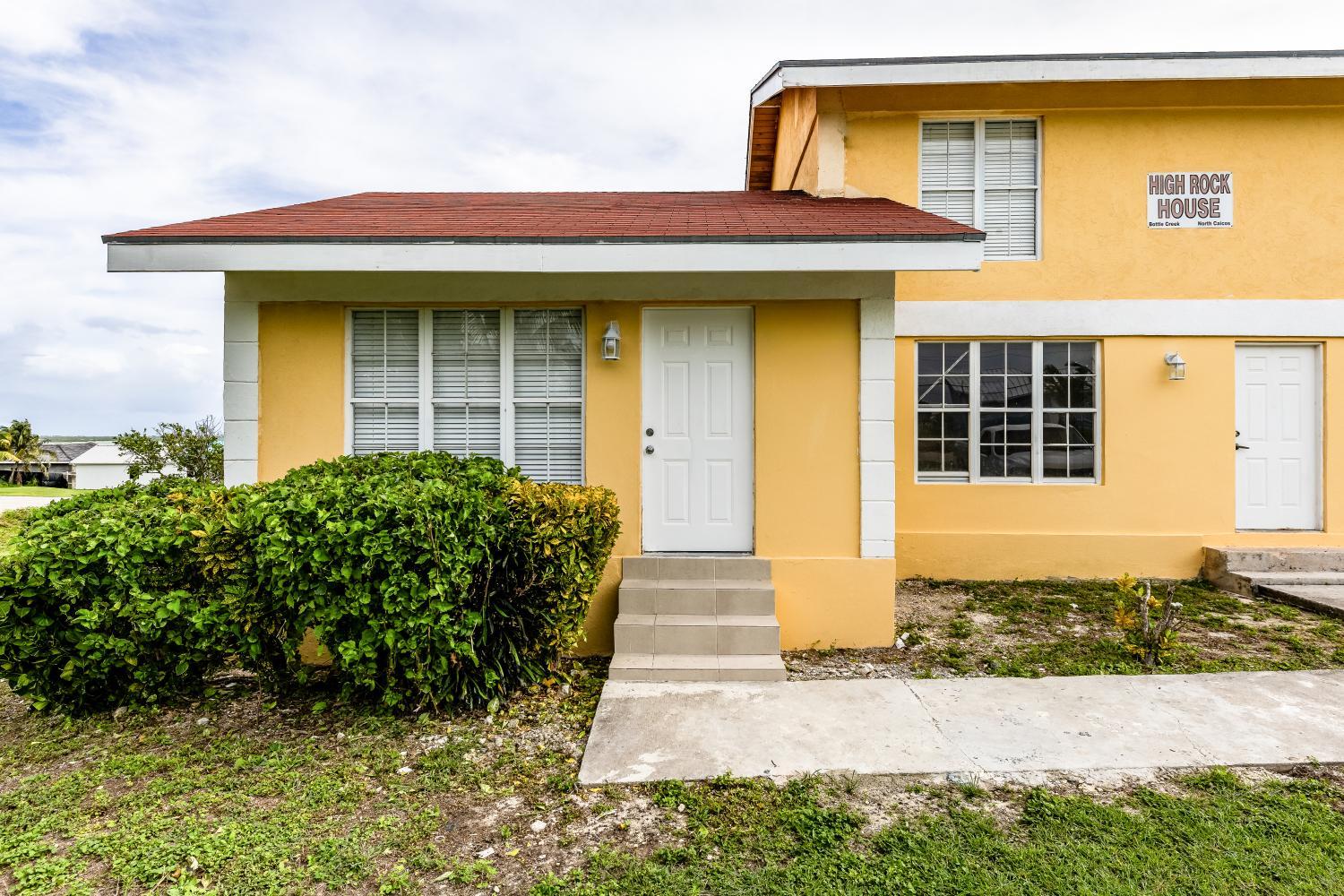 Tropical Bottle Creek Getaway with Kitchen, Free WiFi & On-Site Parking - Photo 3