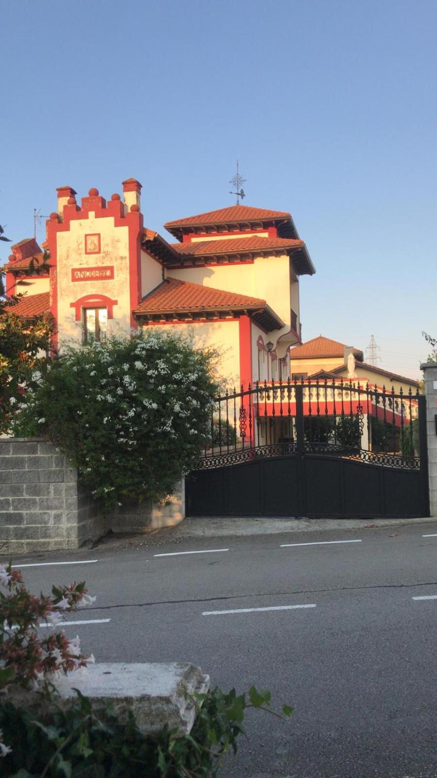 Amplia casa indiana cerca de Laredo y Santander