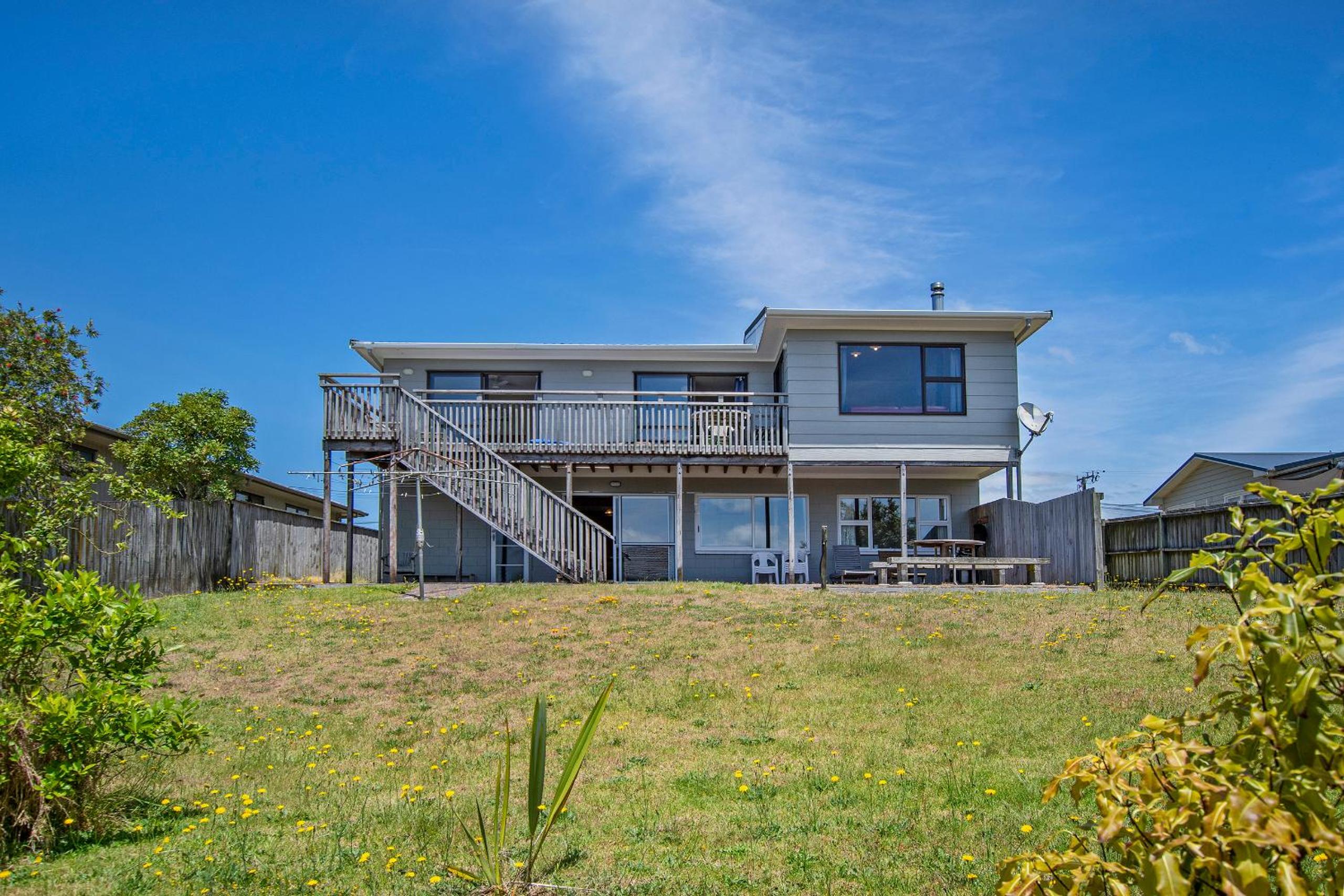 Spacious Family Bach by the Sea - Ruakaka Home view 5