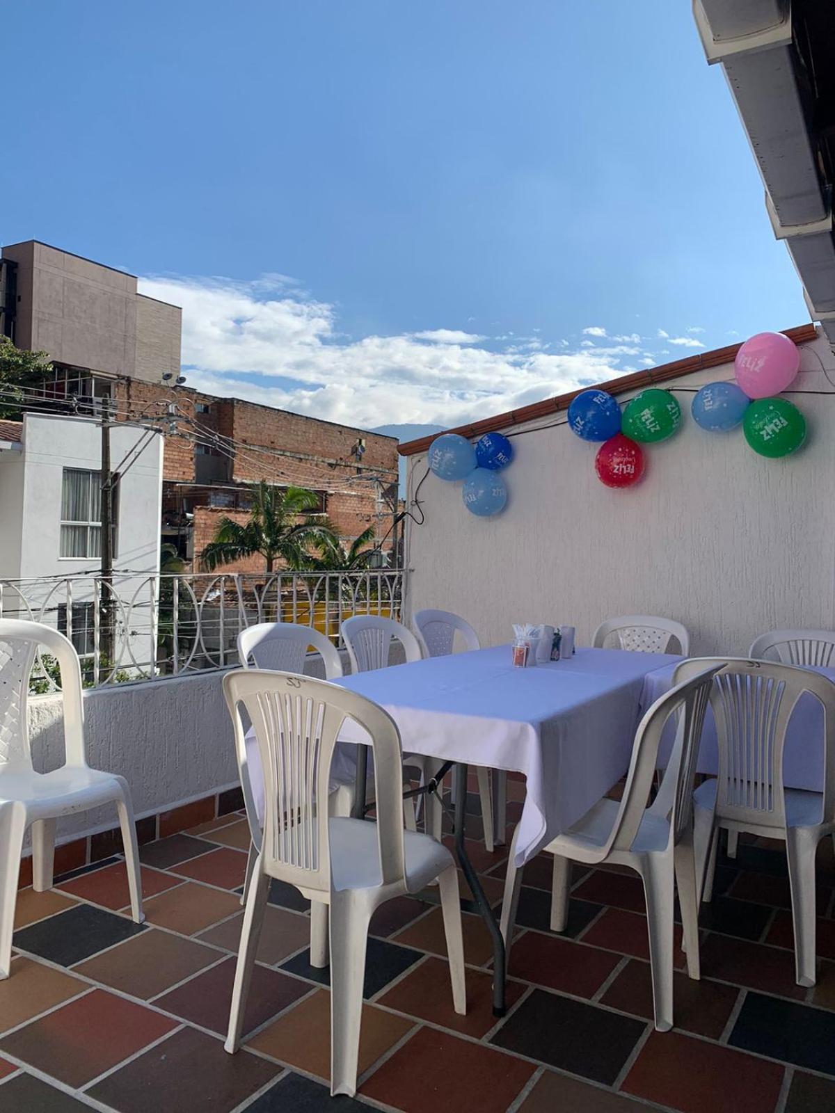 Hostal CasaBlanca, Laureles Estadio