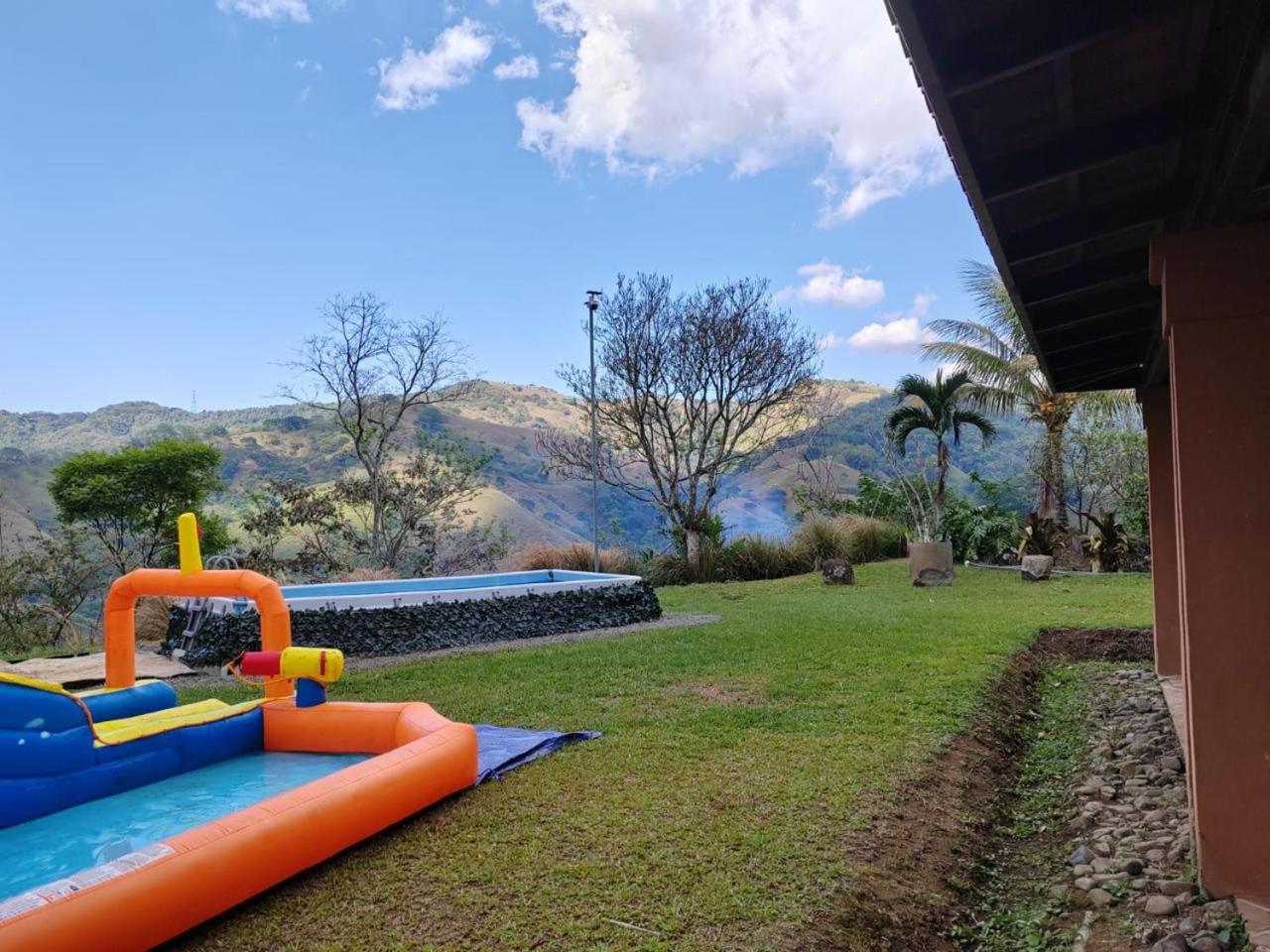 Casita en la finca Los Bambú
