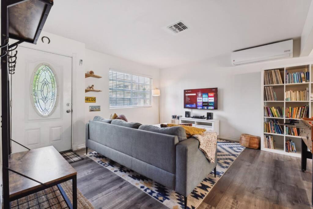 Work, Study, Fun Gem Near DTLA, CalState & Dodgers