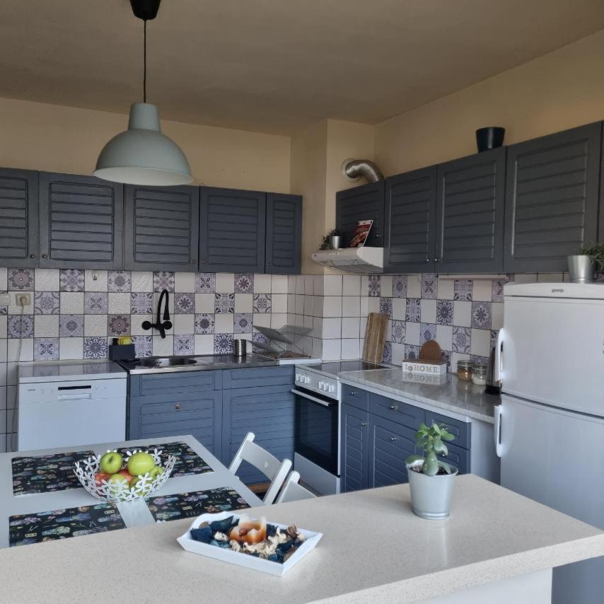 Spacious 3 bedroom apartment, close to metro station