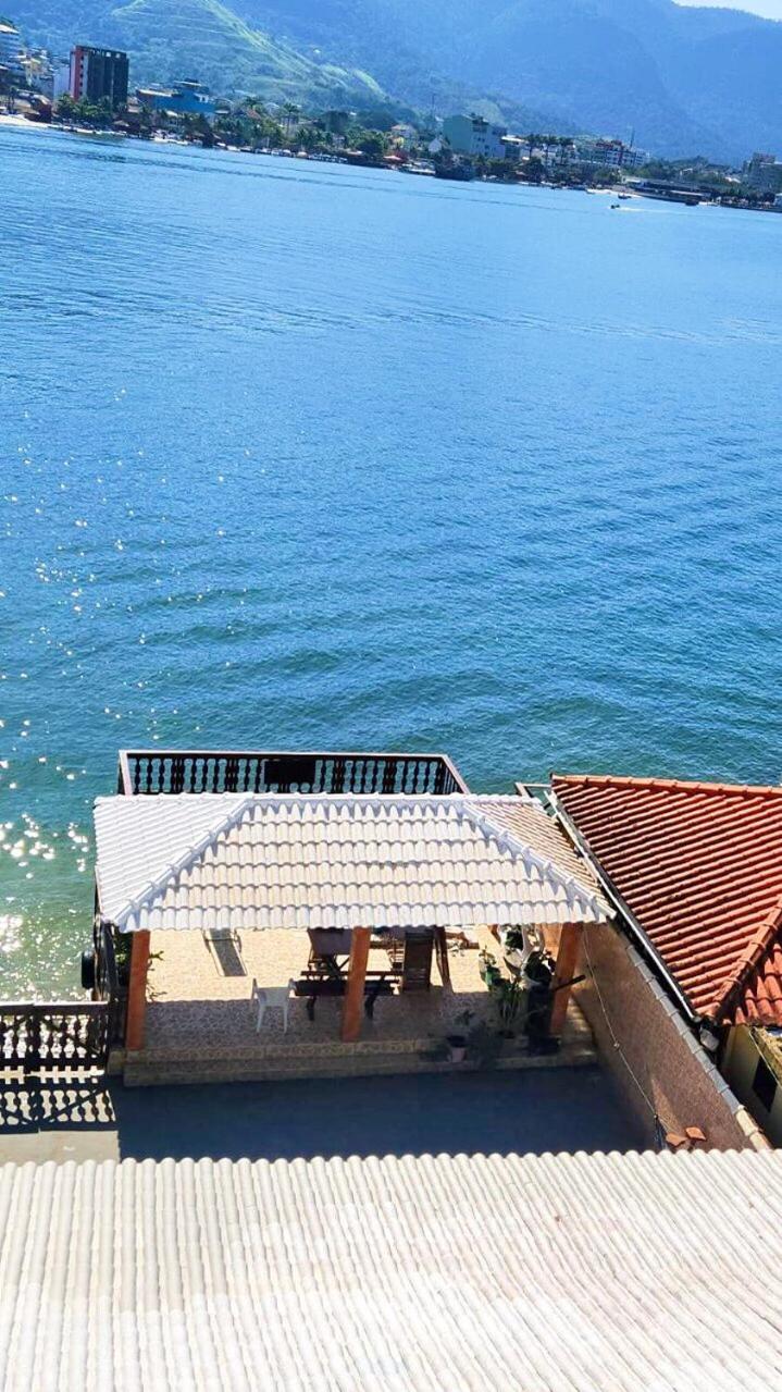 Casa na praia com vista para o mar