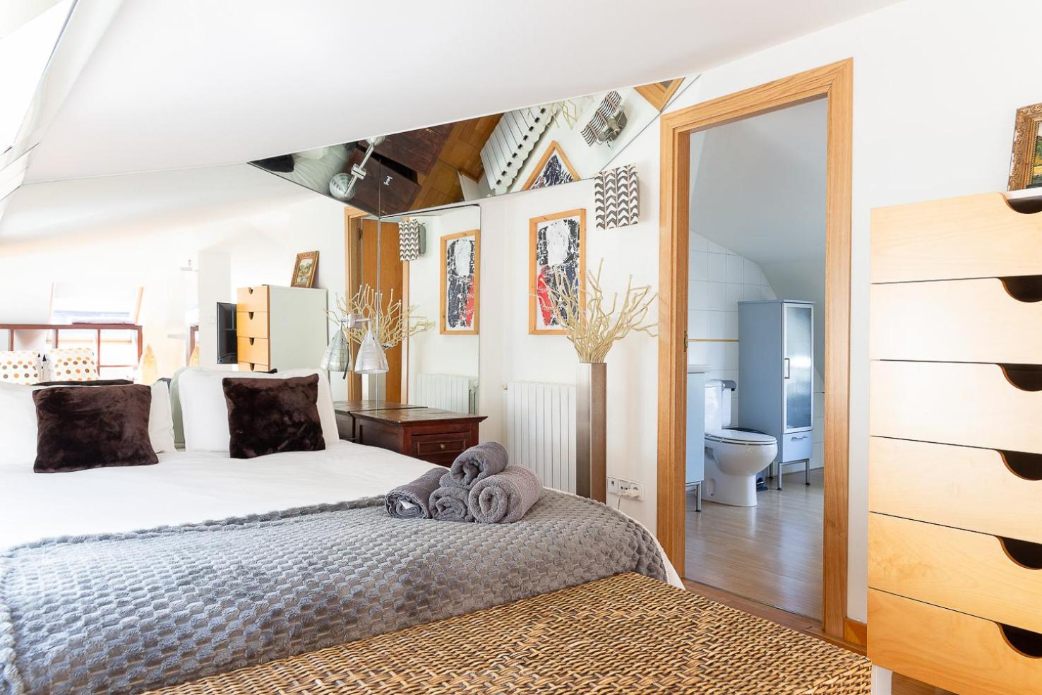 Dúplex Artístico con Terraza I 10 min del Centro I AndBnB