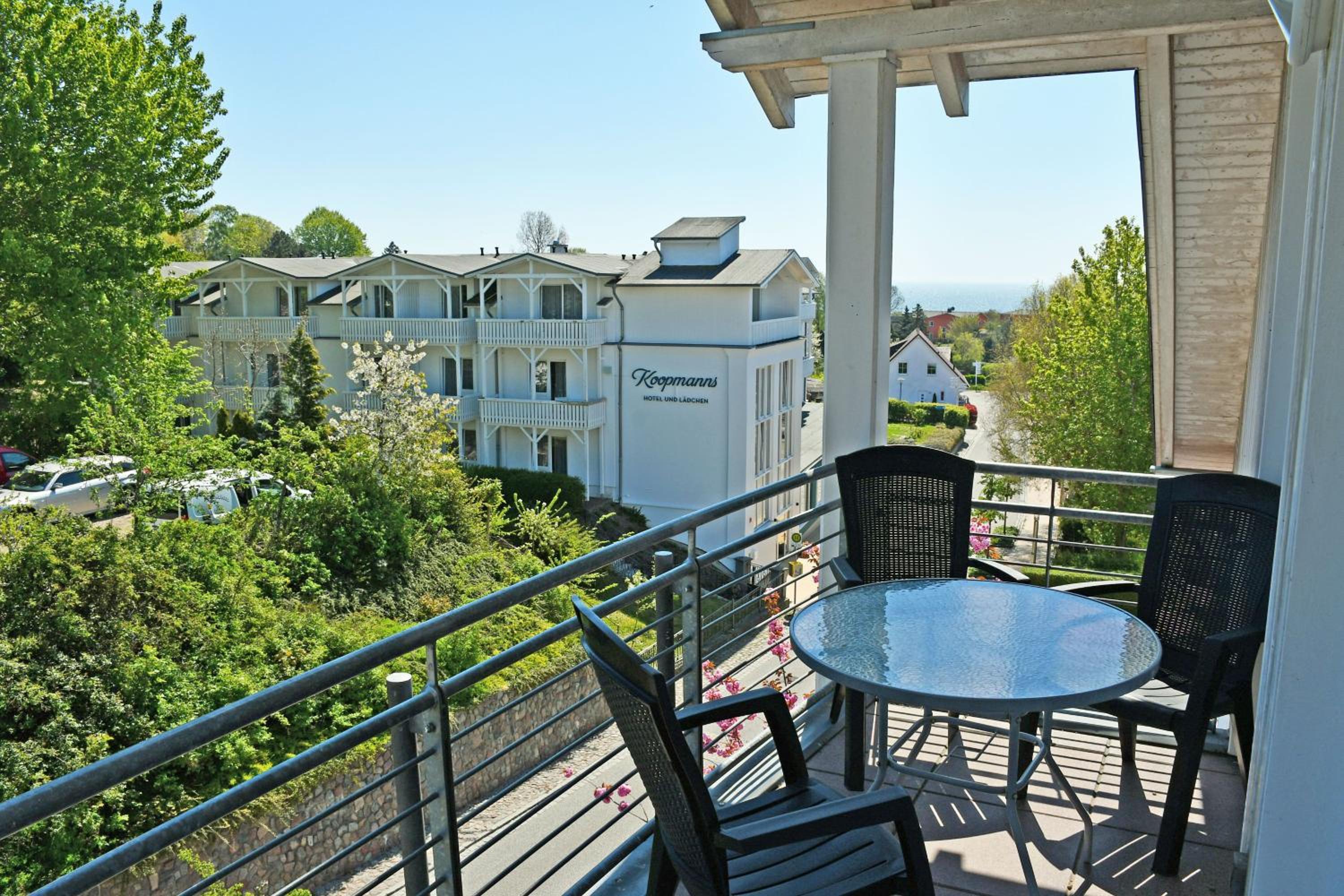 Appartementhaus mit Balkon im Ostseebad Göhren HS