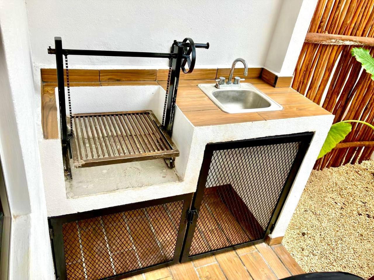 Chic 2BR Condo, Private Jacuzzi and 2 Free Bikes view 4