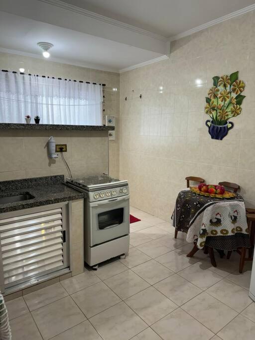 Aconchegante Apto Centro de Mongaguá e Beira-Mar