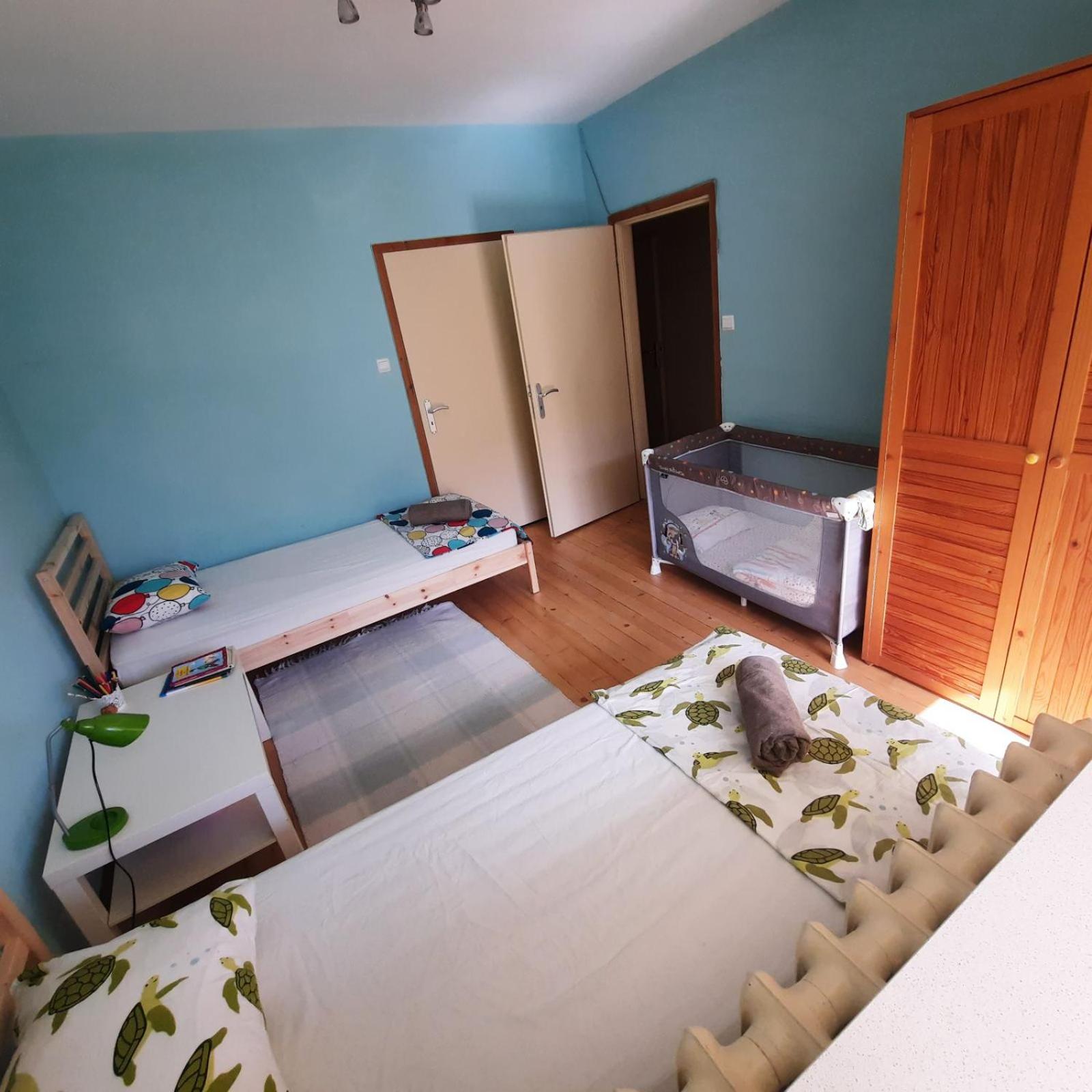 Spacious 3 bedroom apartment, close to metro station