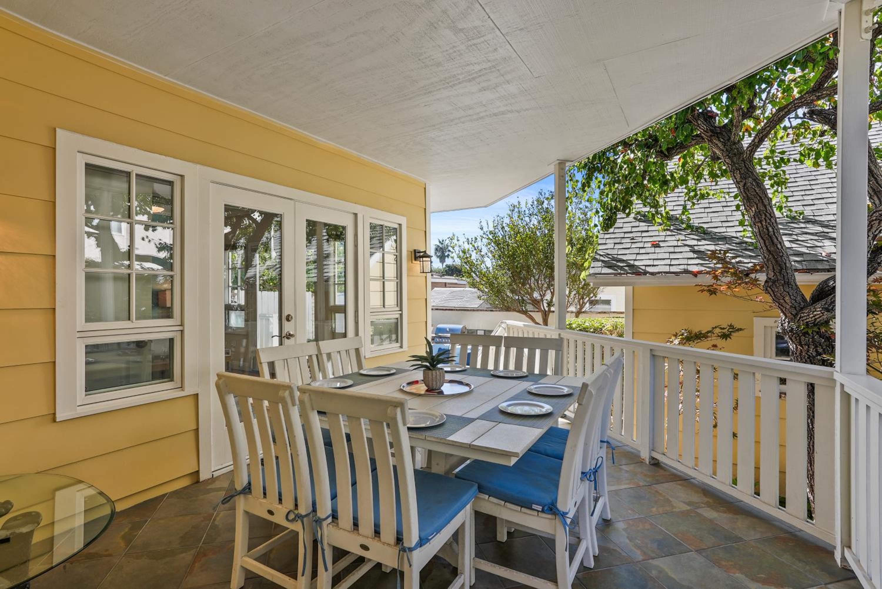 Lovely home with backyard oasis & great WiFi - walk to La Jolla Village, dogs OK view 3