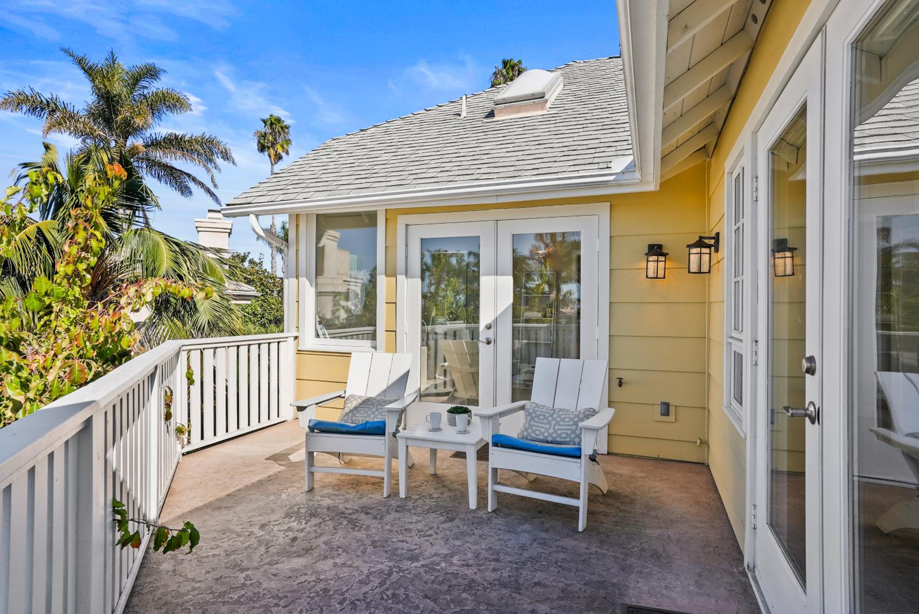 Lovely home with backyard oasis & great WiFi - walk to La Jolla Village, dogs OK view 4