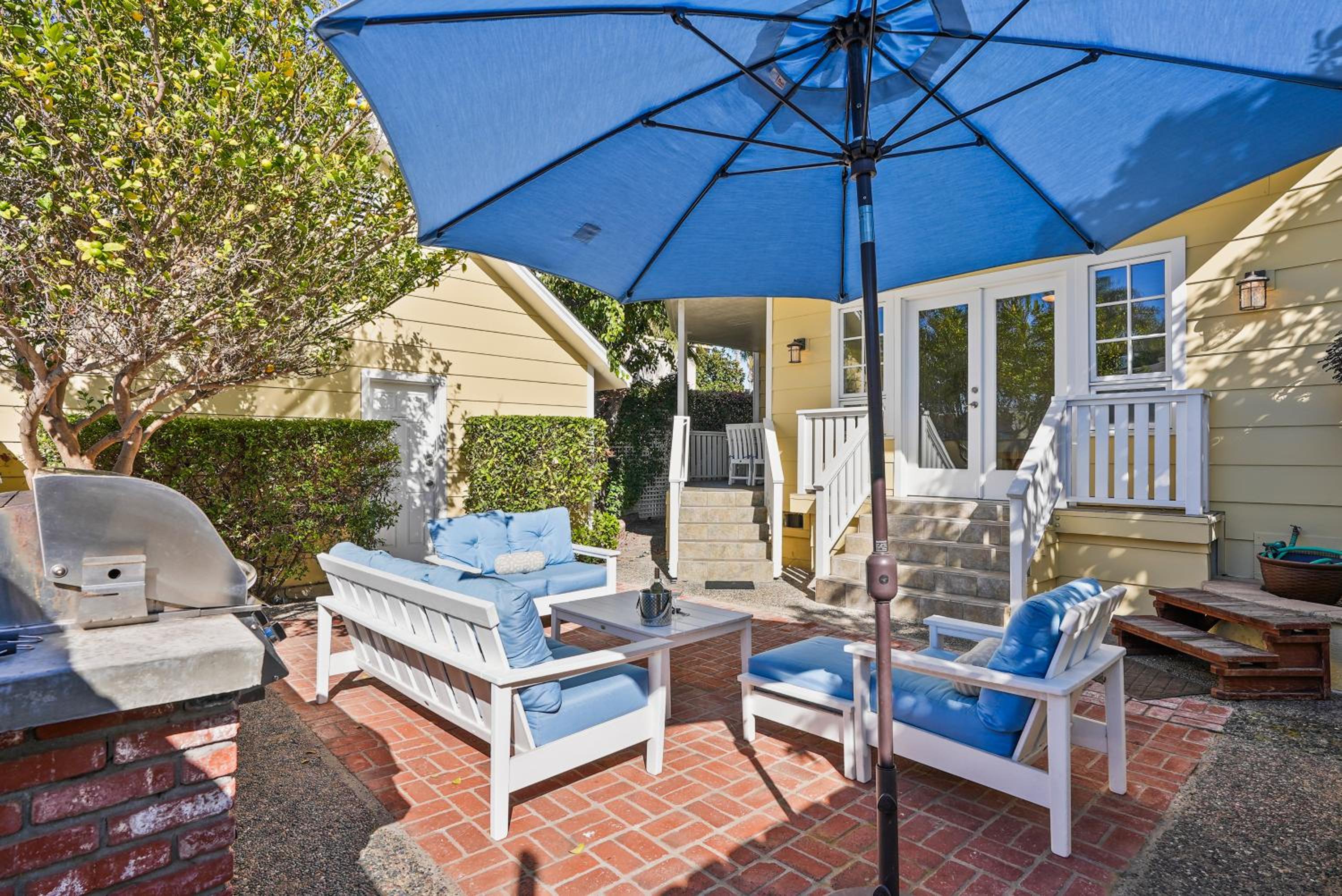 Lovely home with backyard oasis & great WiFi - walk to La Jolla Village, dogs OK view 5
