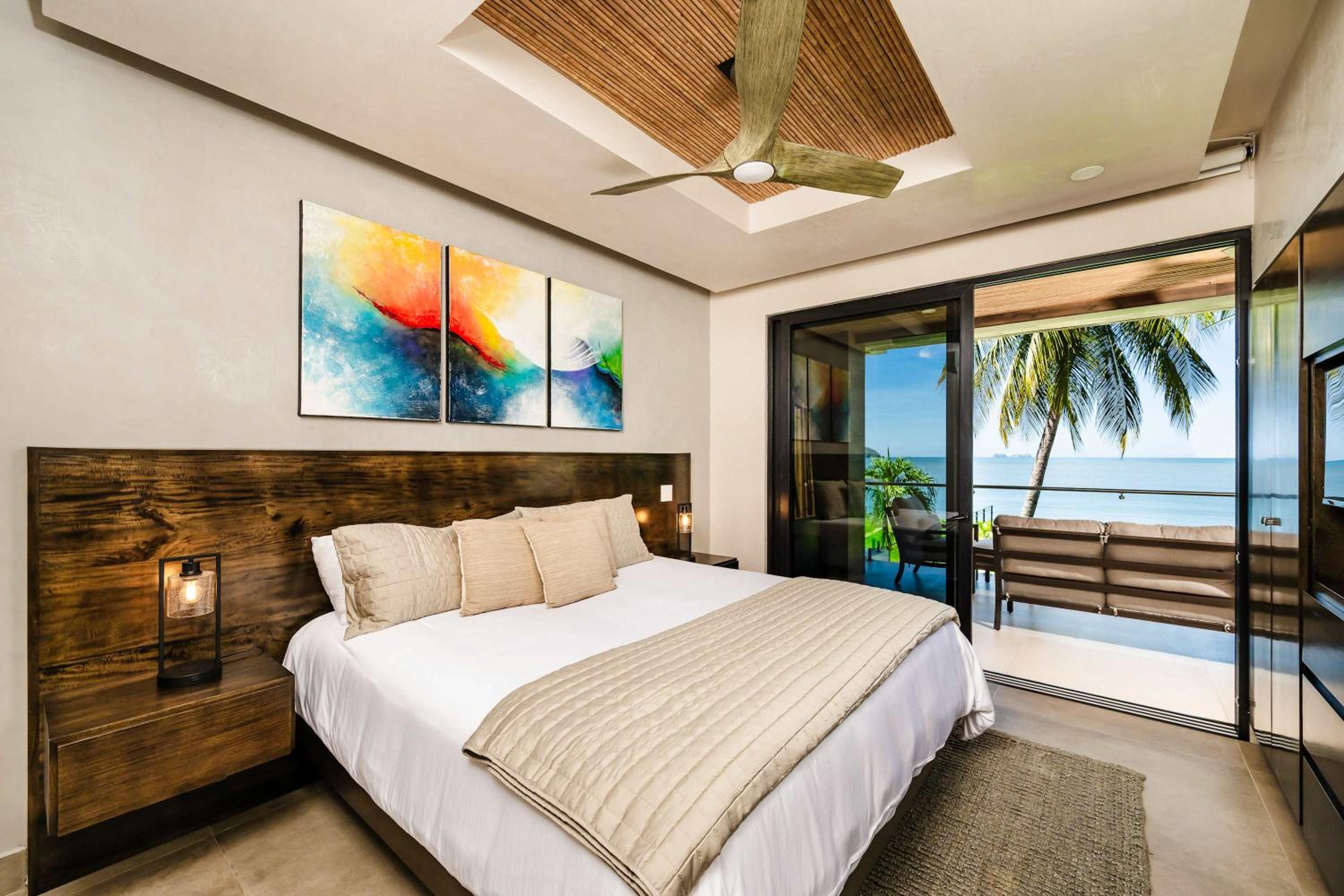 Beachfront Villa, Private Pool & Daily Breakfast