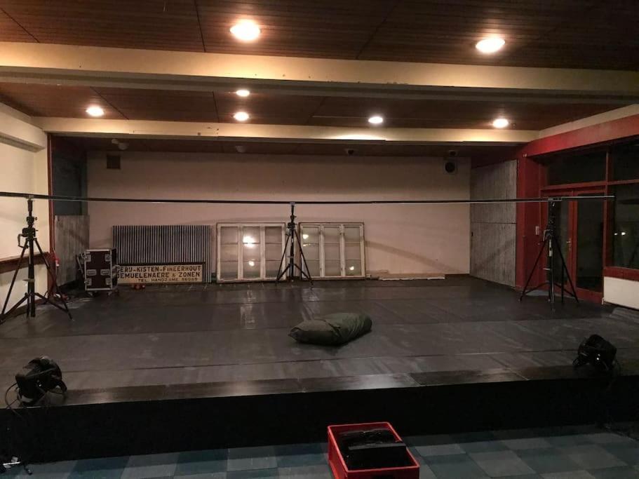 Eventyrligt og rummeligt hus med havudsigt