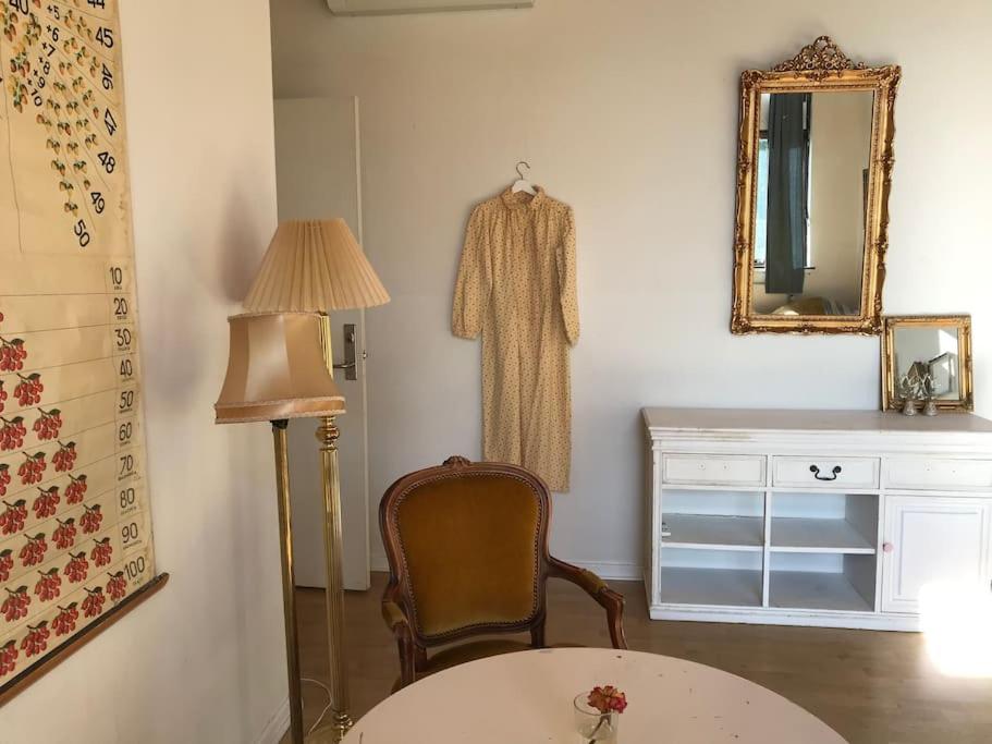 Eventyrligt og rummeligt hus med havudsigt