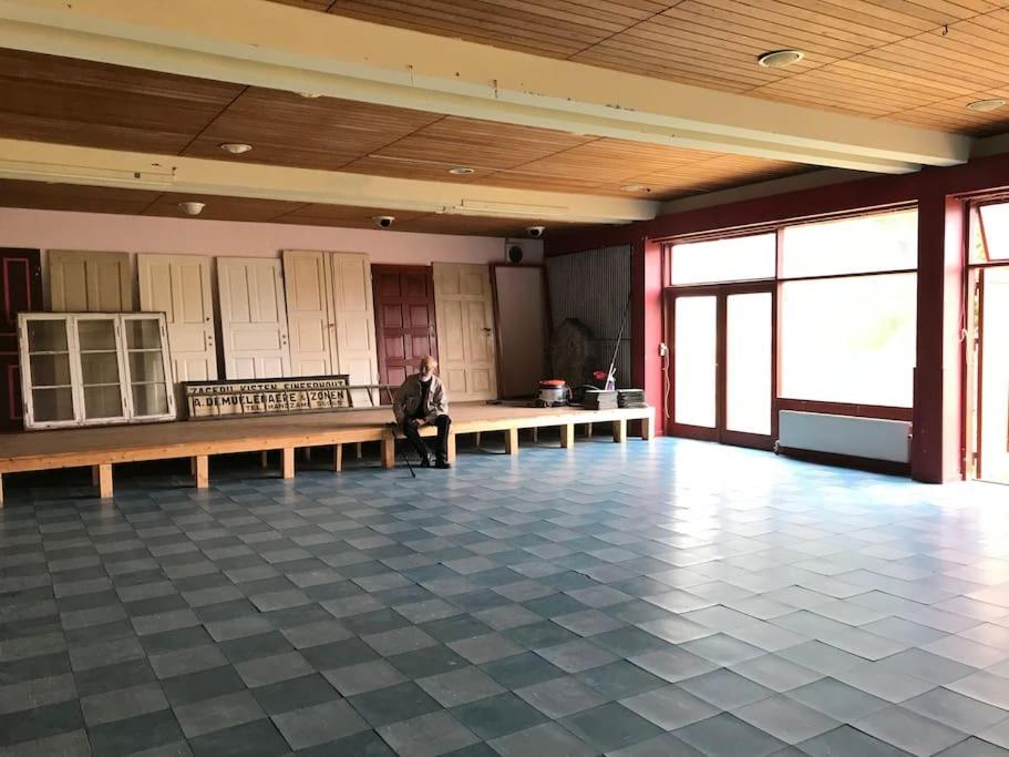 Eventyrligt og rummeligt hus med havudsigt