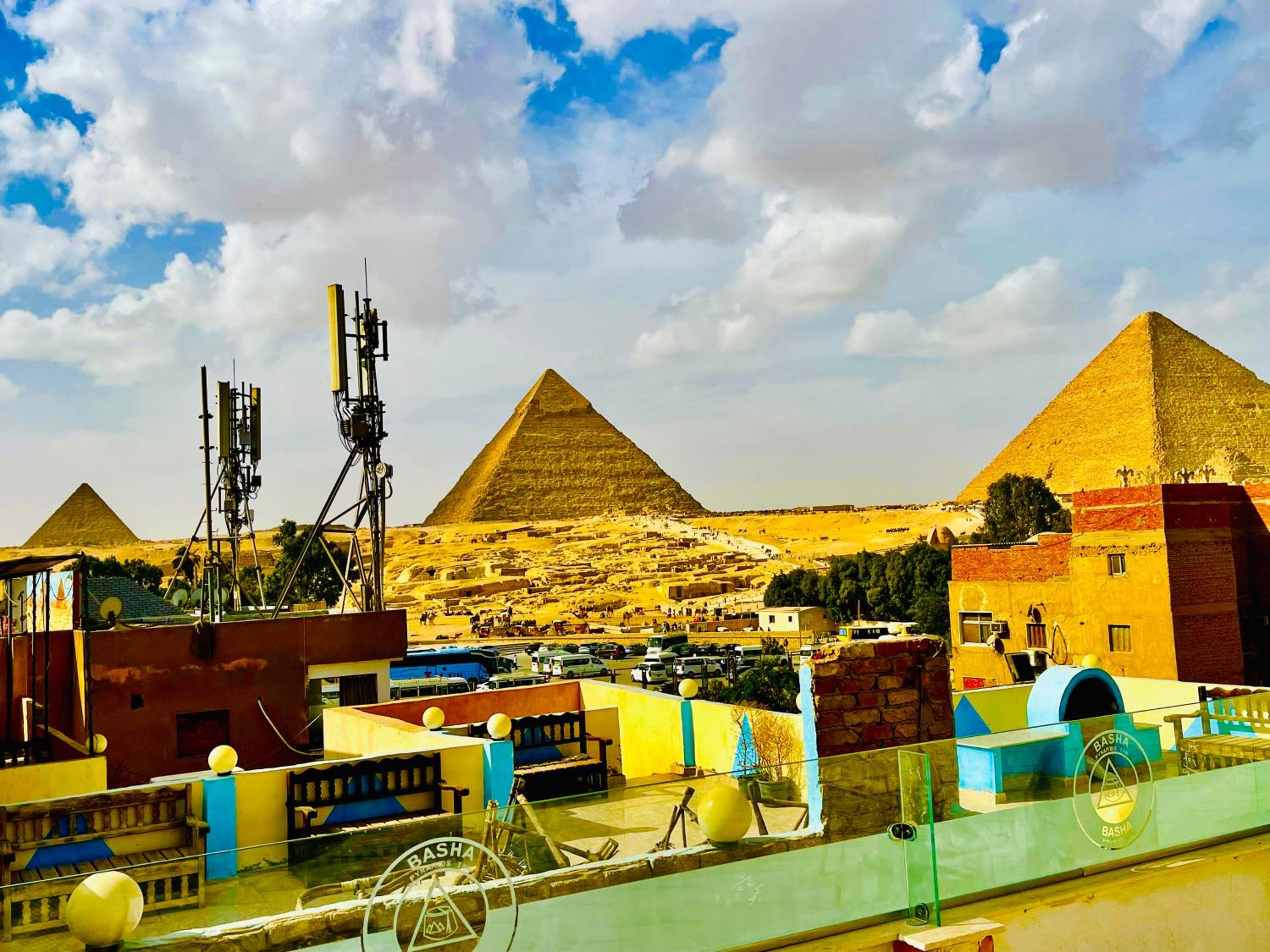 Basha Pyramids Inn